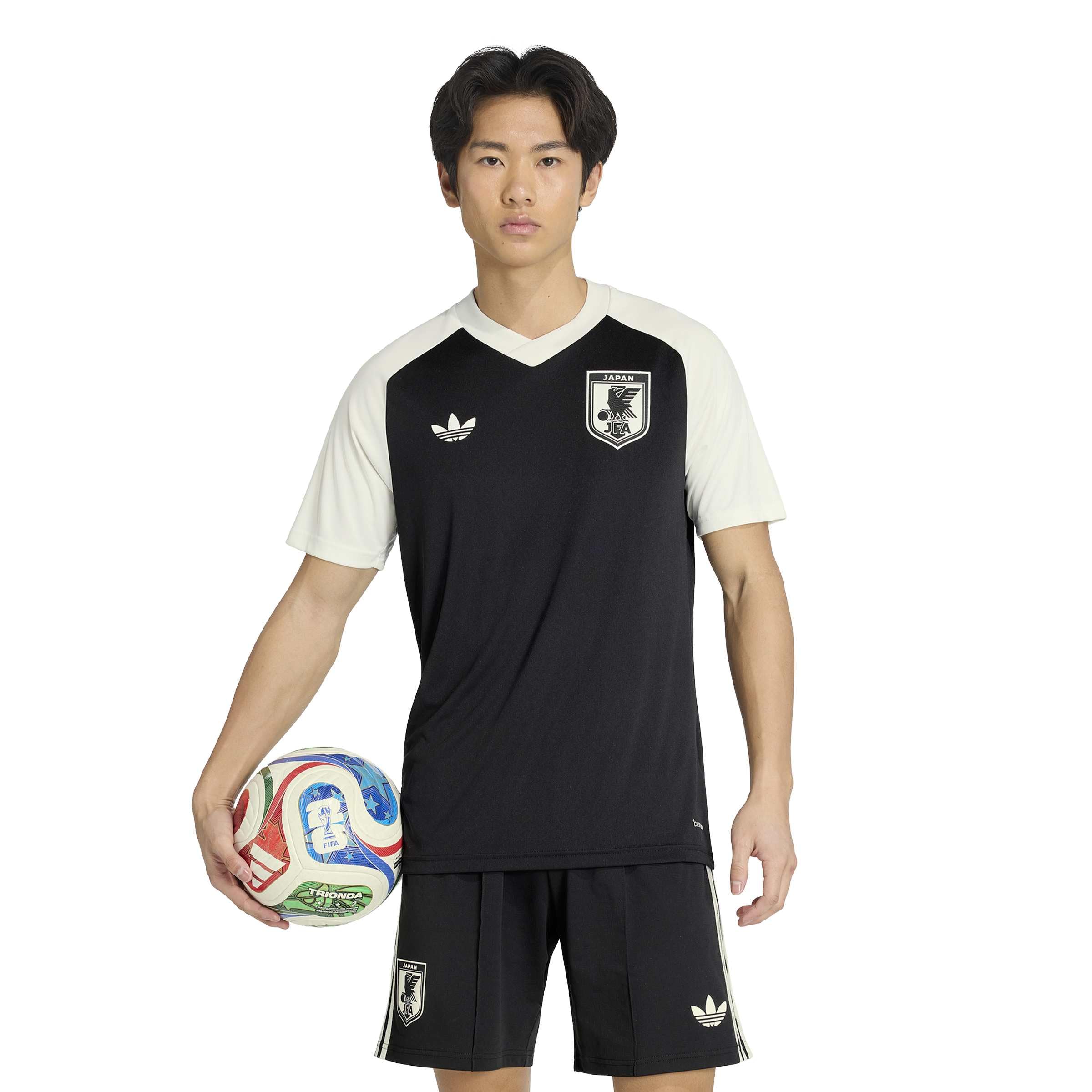 サッカー 半袖 Tシャツ ユニフォームアディダス サッカー日本代表 2026 プレマッチ ジャージー BW499メンズ