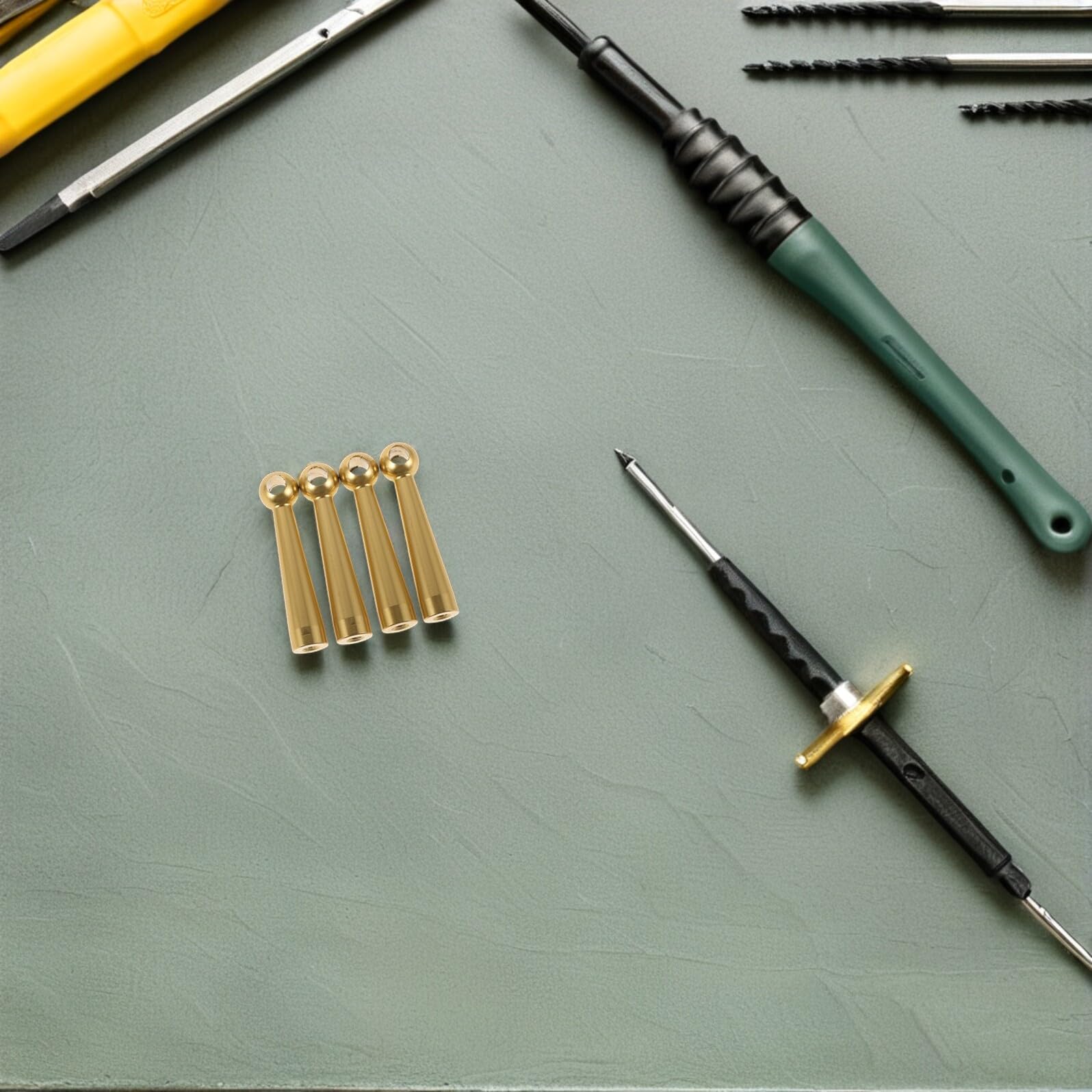 Accessori per Mobili in Metallo Oro 4 Pezzi, Connettori per Ringhiera per Scaffali e Carrelli da Servizio, Compatibilità Versatile e Durata Garantita, Foro 7/32"