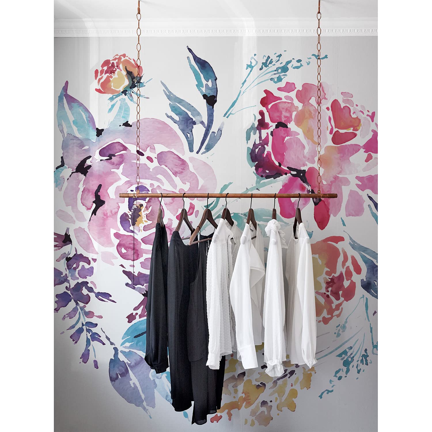 Rénover un mur abîmé avec le papier peint floral roses rouges Coloray 416x254cm