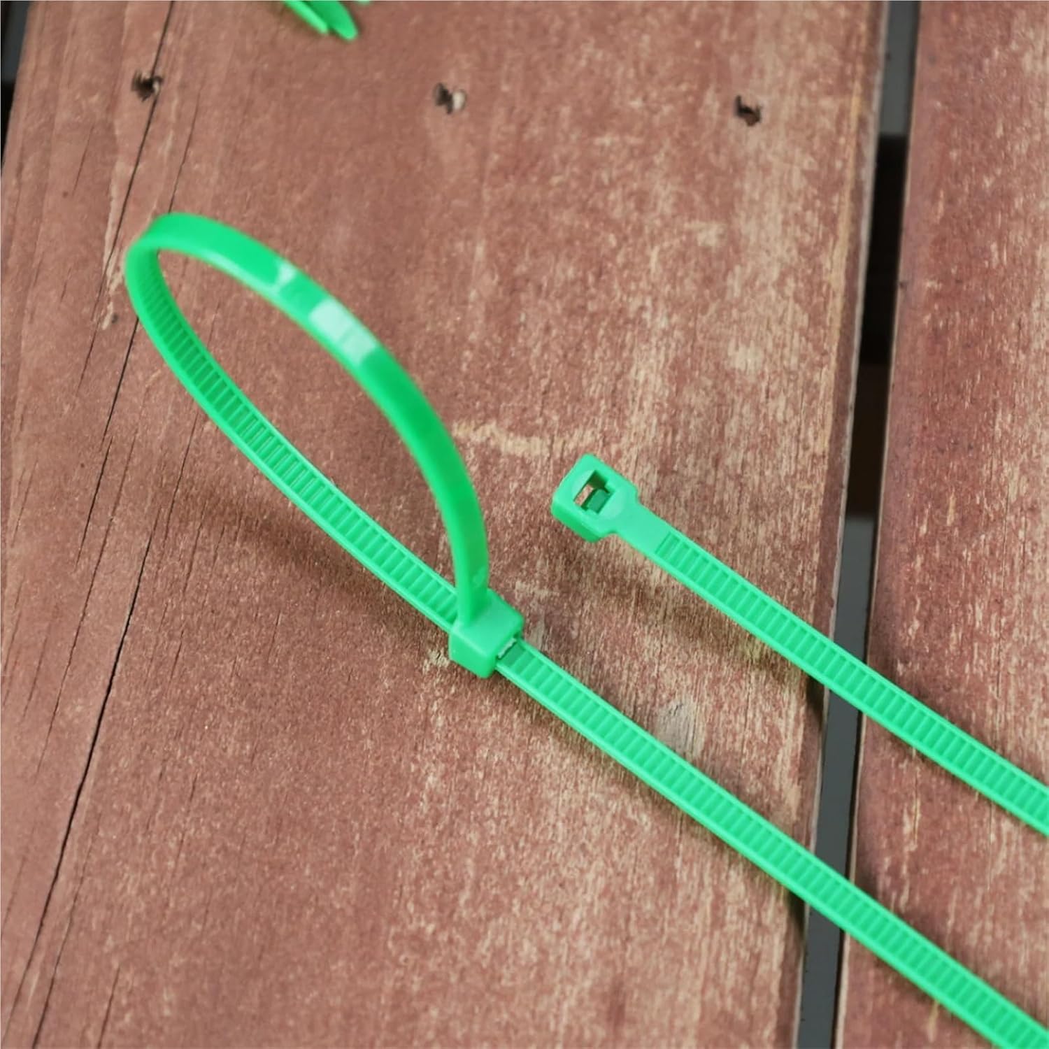 Zip Tie 1000pcs Self-Locking Nylon Cable Ties Plastic Wire Binding Wrap Straps for Indoor And Outdoor(20cm)