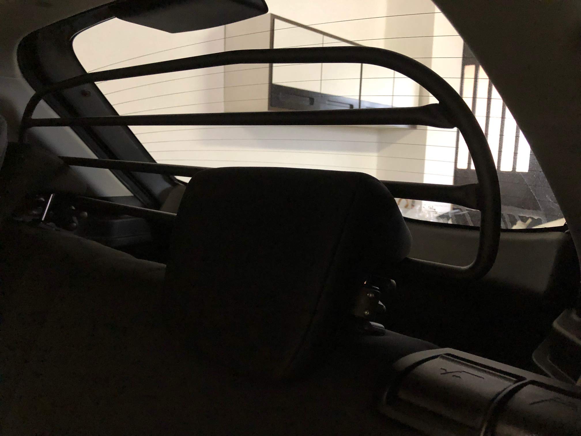 ERGOTECH Divisorio Griglia Rete Divisoria Compatibile con Suzuki Ignis, RDA65HBG-XXS, per Trasporto Cani e Bagagli.