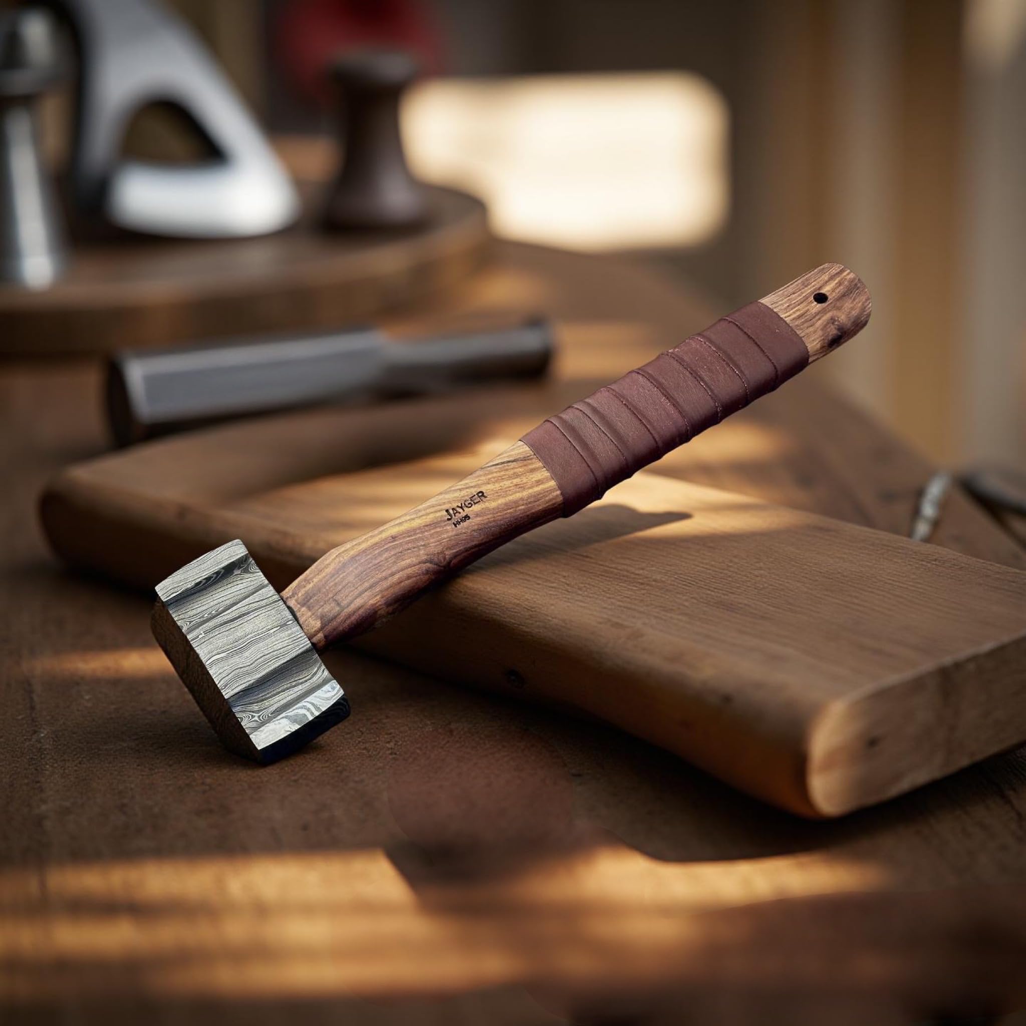 Martillo de acero de Damasco hecho a mano, mango de madera, agarre de cuero, herrero, 22 0z, acero plegado totalmente funcional con capas verdaderas,