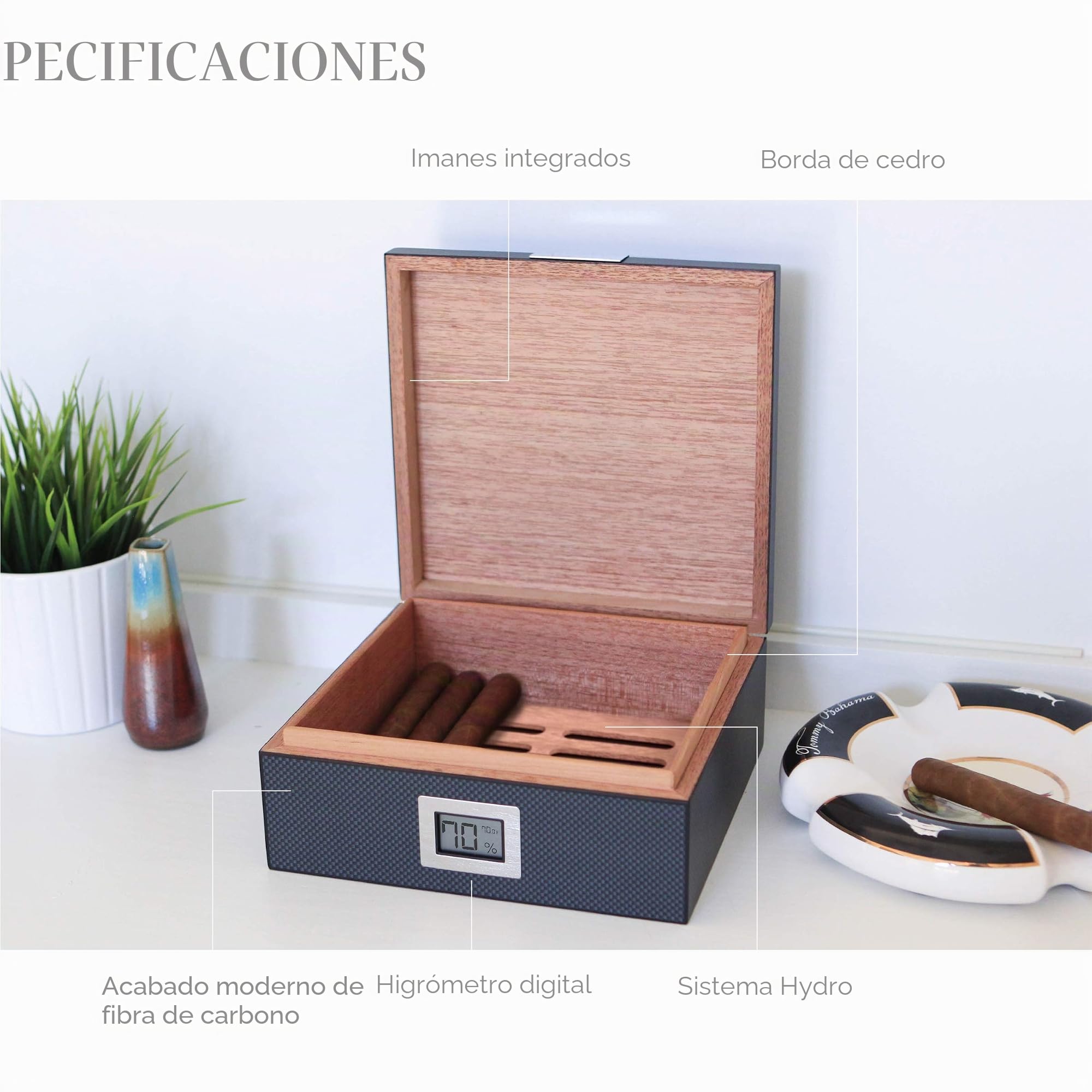 Humidor Moderno de Cedro Hecho a Mano con Diseño de Fibra de Carbono, Higrómetro Digital Frontal y Solución Humidificadora - Capacidad de 25 a 50 cigarros por Case Elegance