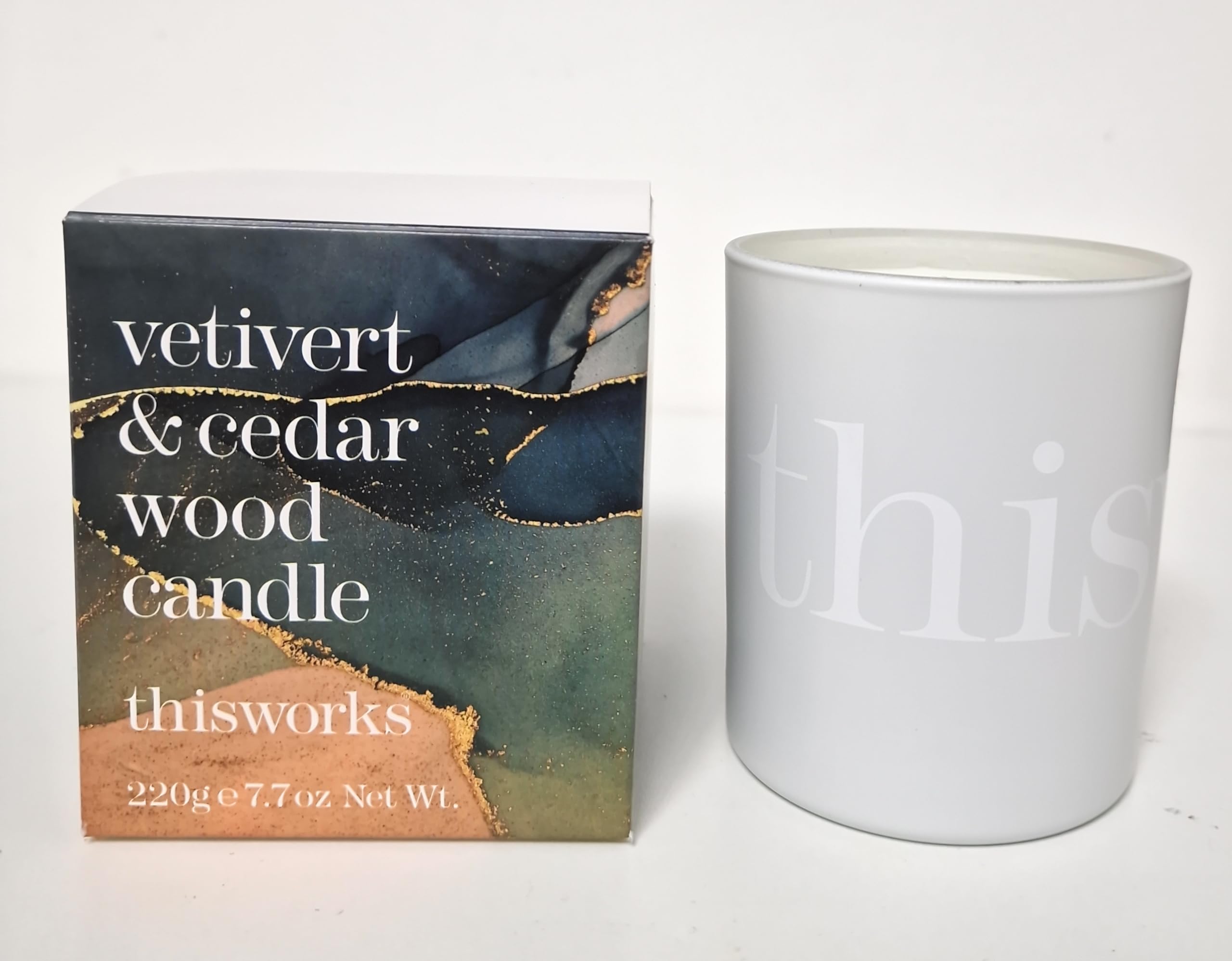 Works Vetivert & Cedar Wood Candle, 220 g, Luxury Candle Enriched with Essential Oils - Image 4
