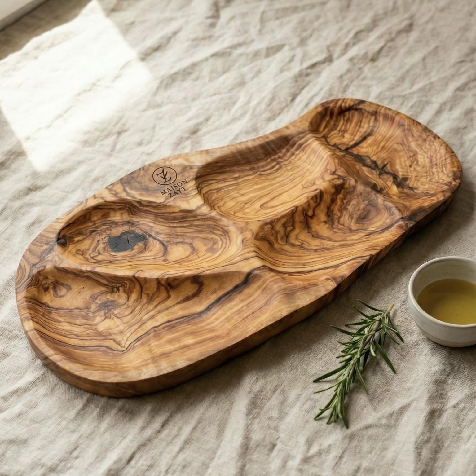 Plateau Apéritif Bois d'Olivier Forme Organique - Planche Live Edge Charcuterie Fromage Tapas - Pièce Unique Fait Main - Idée Cadeau Cuisine Original