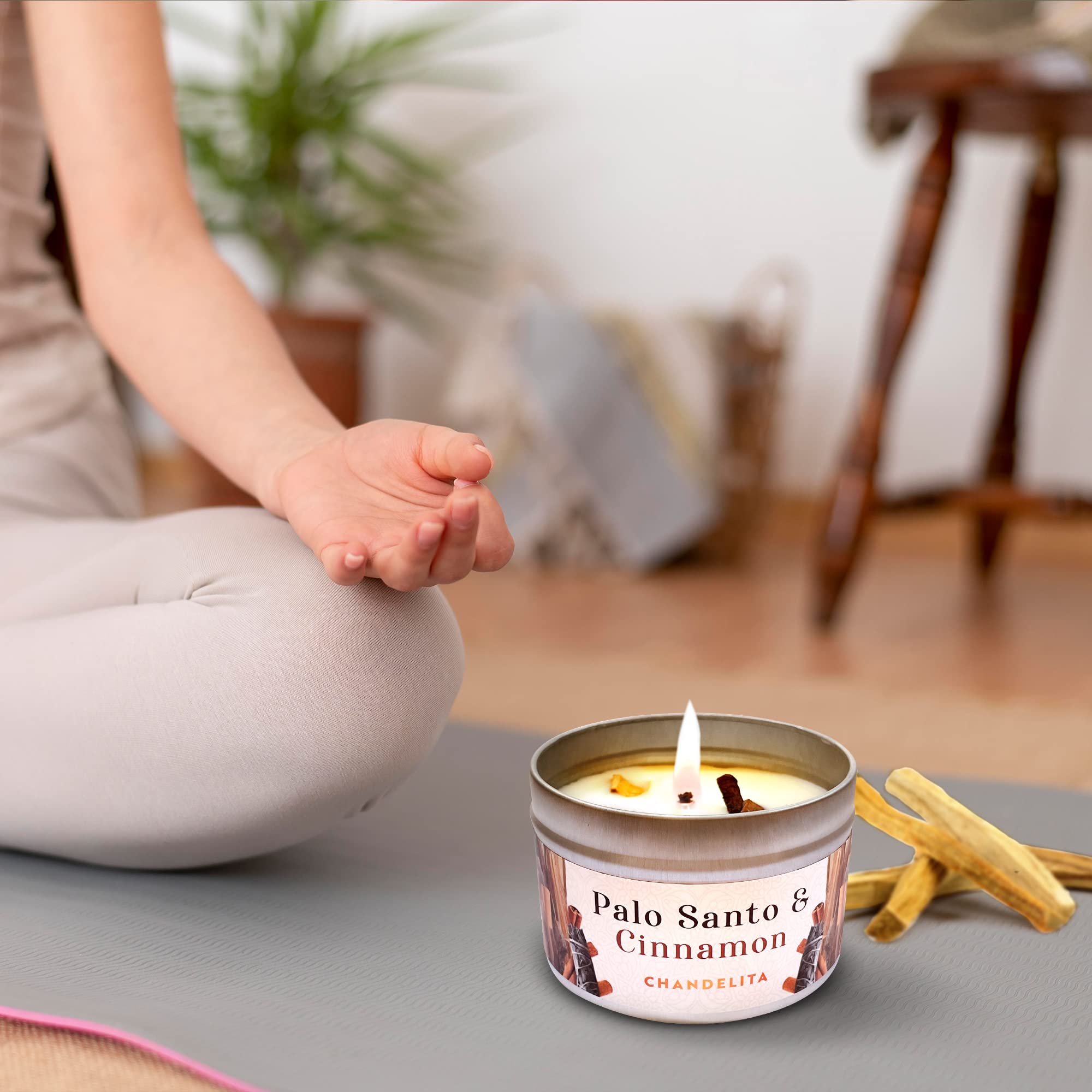 Aromatyczna Świeca o Zapachu Palo Santo i Cynamonu Cejlońskiego z Wosku Sojowego i Olejków Eterycznych z Palo Santo i Kawałkami Cynamonu – Świece Zapachowe – Świece Dekoracyjne – Relaks i Medytacja