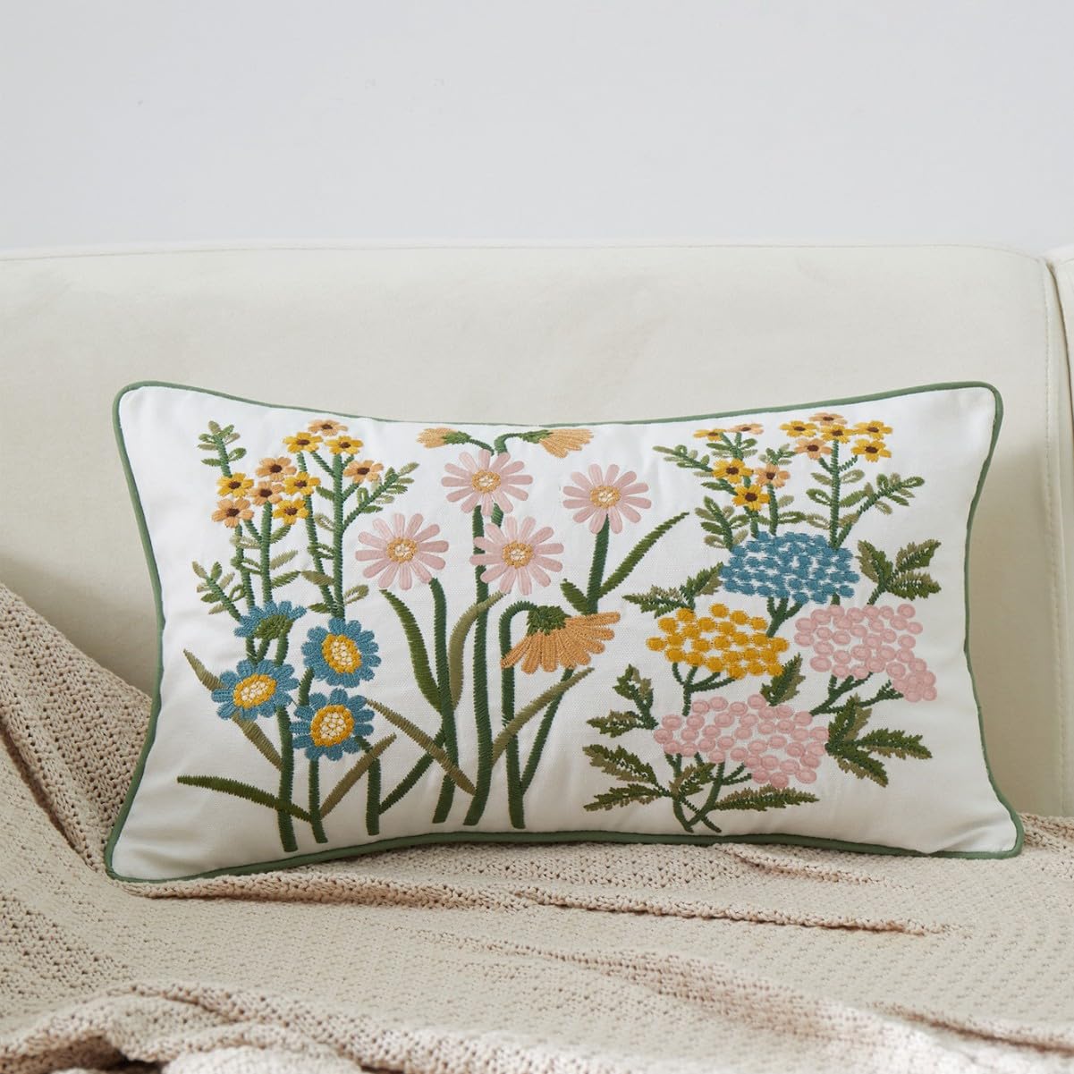 ZUODUTEX Embroidered Small Chrysanthemum Cushion Pink Flower Cushion Case Beige Daisy Embroidery Cushion Protector (Pink 30x50) — image 1