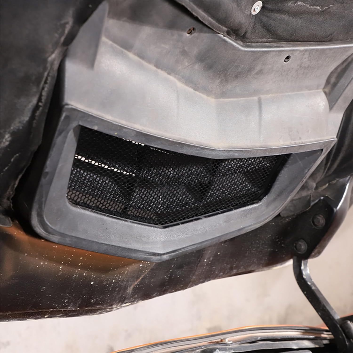 Hood Air Intake Grille Anti-Dust Mesh Cover for Chevrolet Corvette C7 2014-2019 Accessories Engine Cover Hood Vent Scoop Duct Bezel Grille Anti-Blocking Net Carbon Steel
