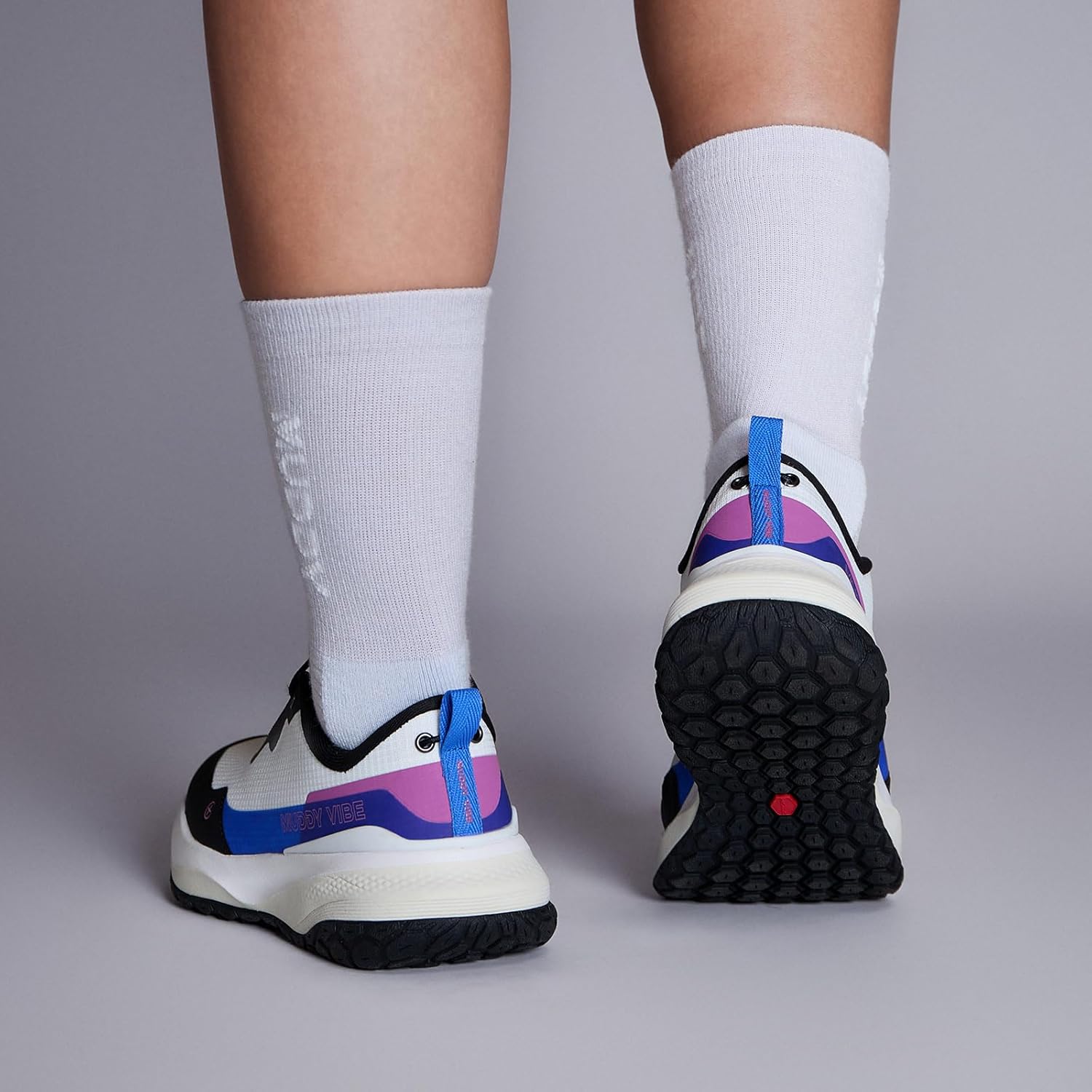 S-16 Men Lightweight Walking Shoes Women Slip On Sneakers Breathable Slip Resistant Outdoor Hiking Footwear - Image 2