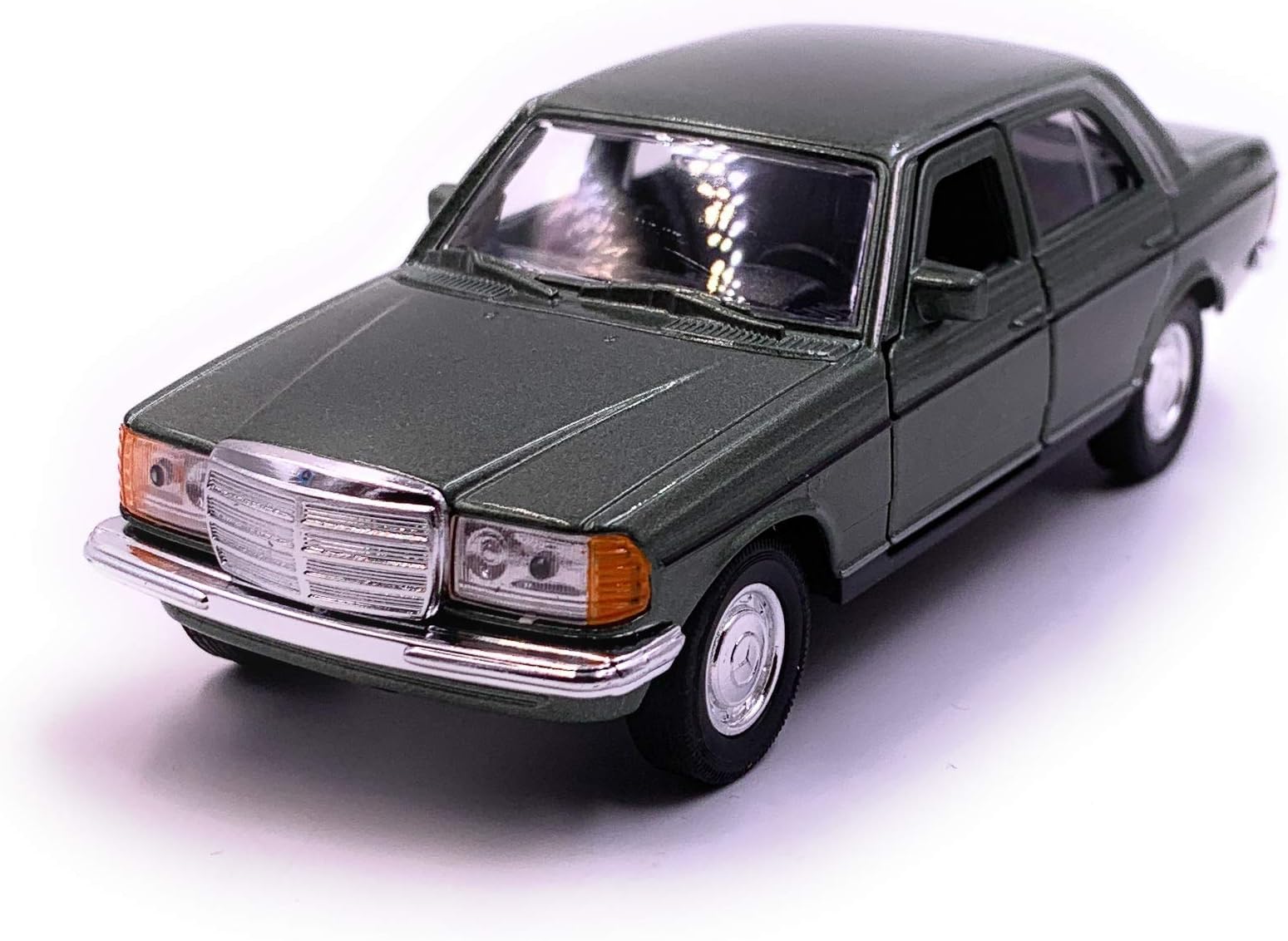 Onlineworld2013 E-Class W123 green model car car scale 1:34 (licensed)