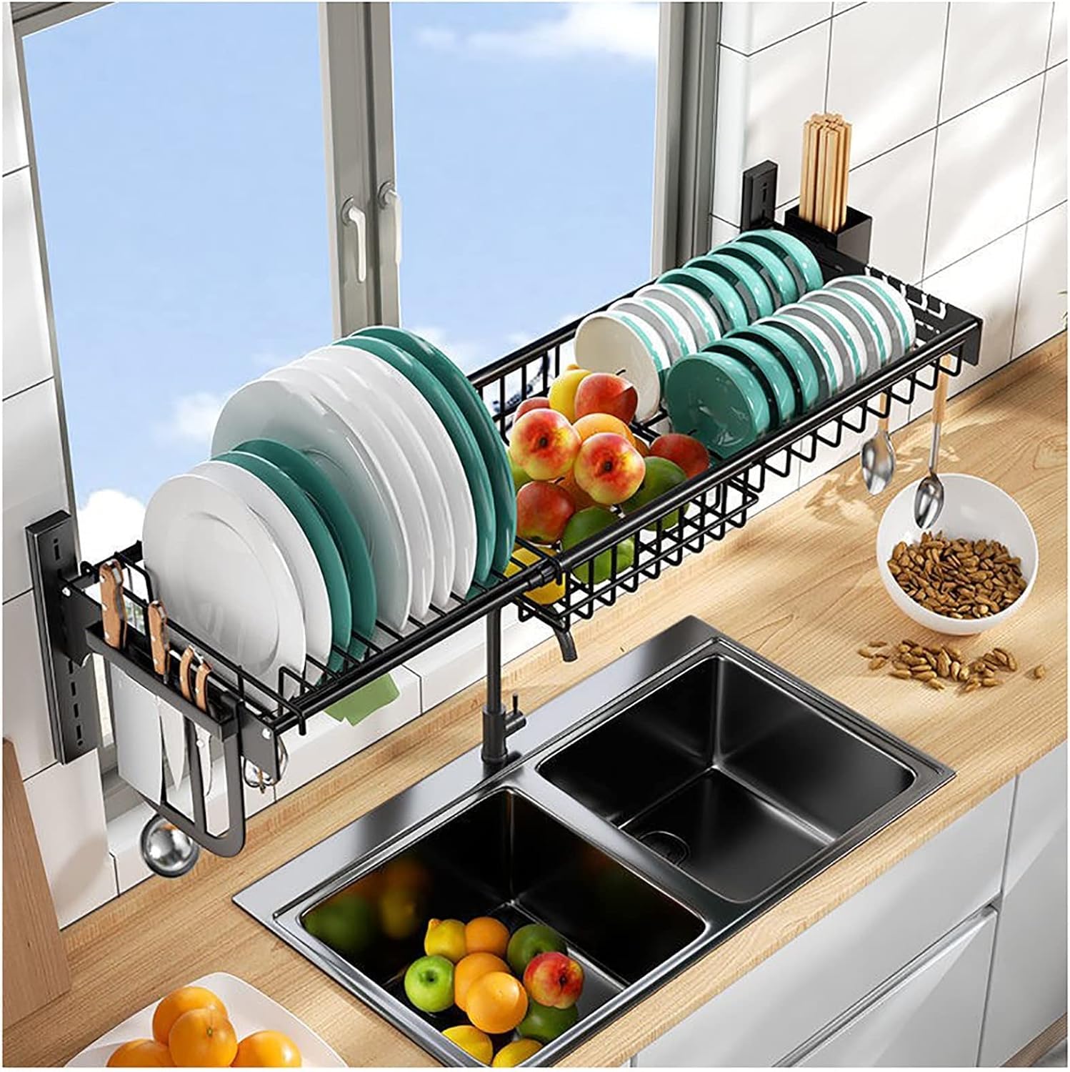 Égouttoir gain de place cuisine bien organisée avec panier réglable