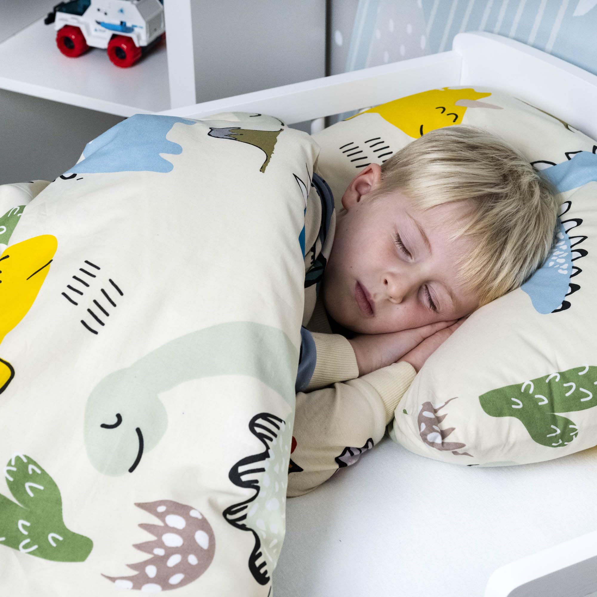 Kinderbettwäsche 100x135 aus 100% Baumwolle mit Dinos - Kinder Bettwäsche und Baby Bettwäsche Set Junge Kleinkinder - bei 60 Grad waschbar - (Dinosaurier 100 x 135 und 40 x 60)