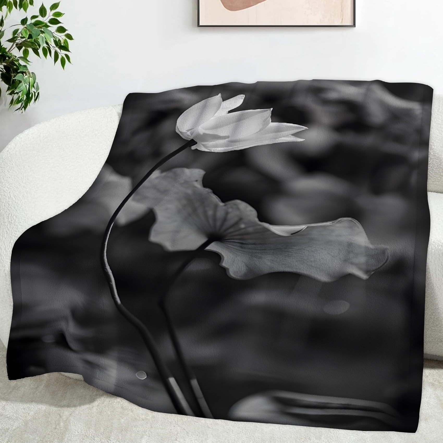 Plaid polaire anti-froid léger et doux pour canapé, couverture flanelle lotus noir et blanc