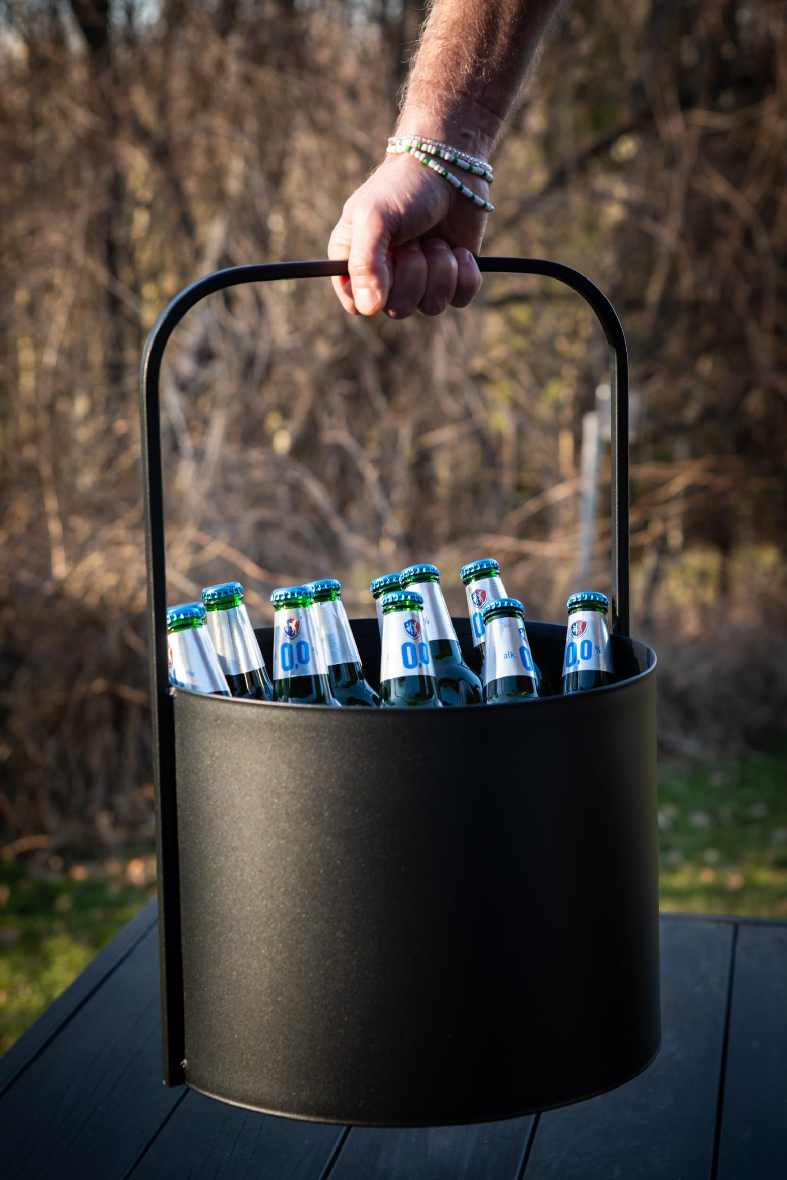 Kapaga - Flaschenträger Stahl Schwarz – Getränketräger 6 Flaschen 35 cm | Bierträger Modern und Robust – Flaschenhalter für Garten, Grill, Party, Picknick – Pulverbeschichtet und Tragbar