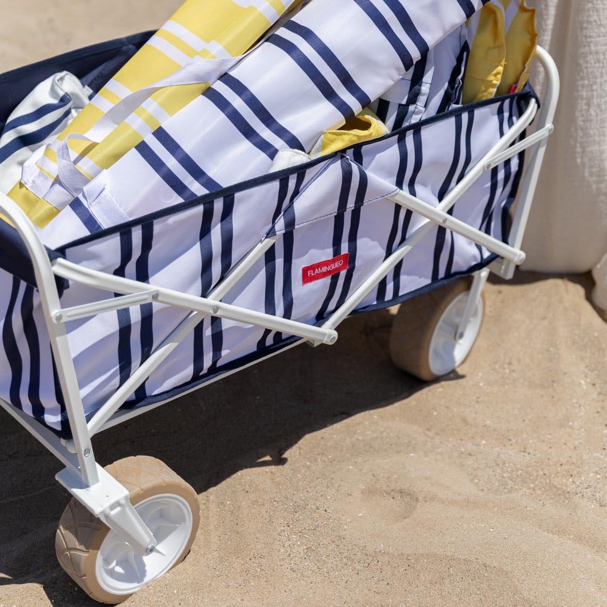Flamingueo Carro Playa, Plegable con Ruedas, Giro 360º y Frenos Incorporados, Bolsa para Protección, Doble Posavasos, Poliéster, 83 x 50 x 93 cm