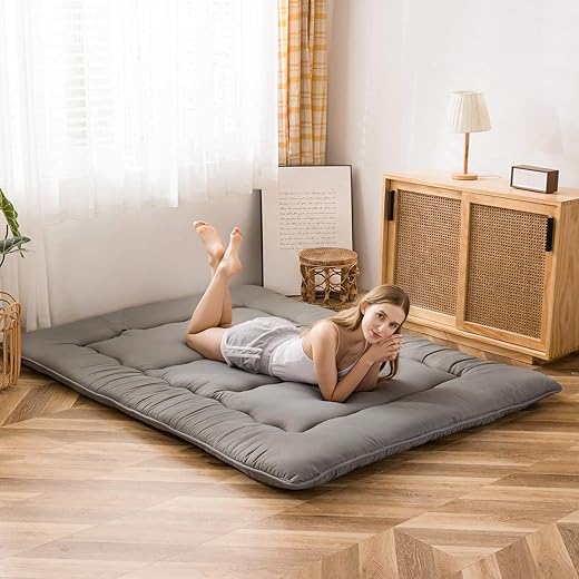MAXYOYO Japanese Shiki Futon Mattress Floor Mattress Thicken Tatami Mat Sleeping Pad Roll Up Mattress Floor Lounger Bed Folding Couch Bed Mattress Pad for Guest Room, Charcoal Grey, King
