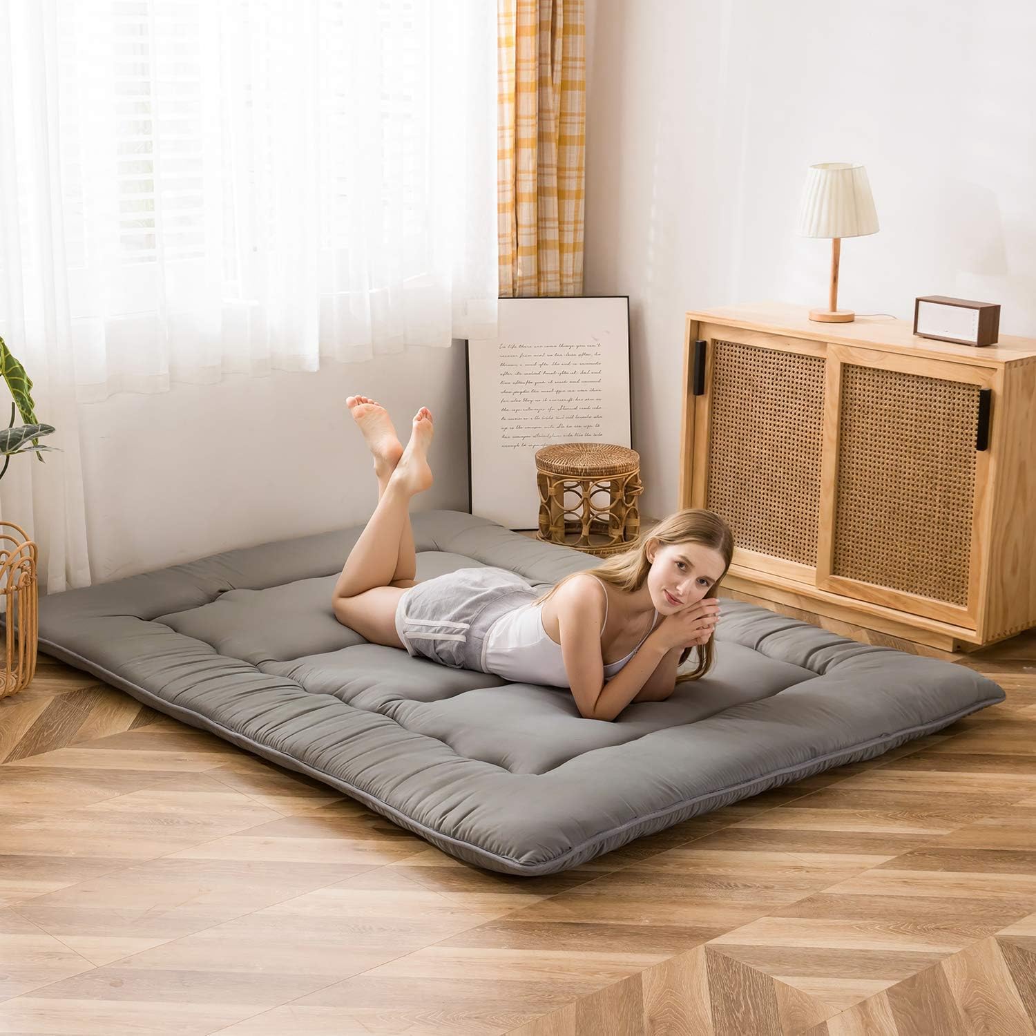 MAXYOYO Japanese Floor Mattress 4" Thick King Size Foldable Futon Mattress