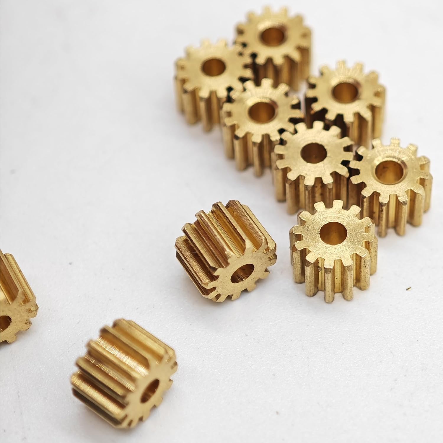 Motor Gear,Copper Pinion Set,Pack of 5 Brass Spur Pinion 2mm Diameter 2mm Thickness 0.2 Module 8 Teeth 0.7mm Bore