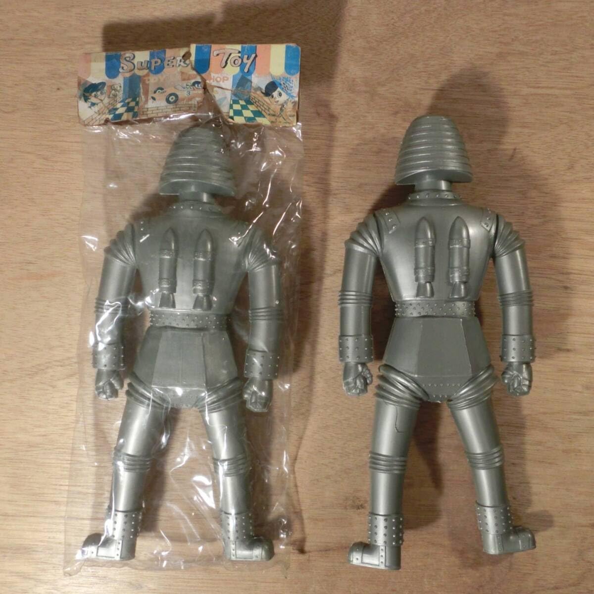 Amazon.co.jp: ジャイアントロボ ポリ人形 パチ 玩具 2個 レア 