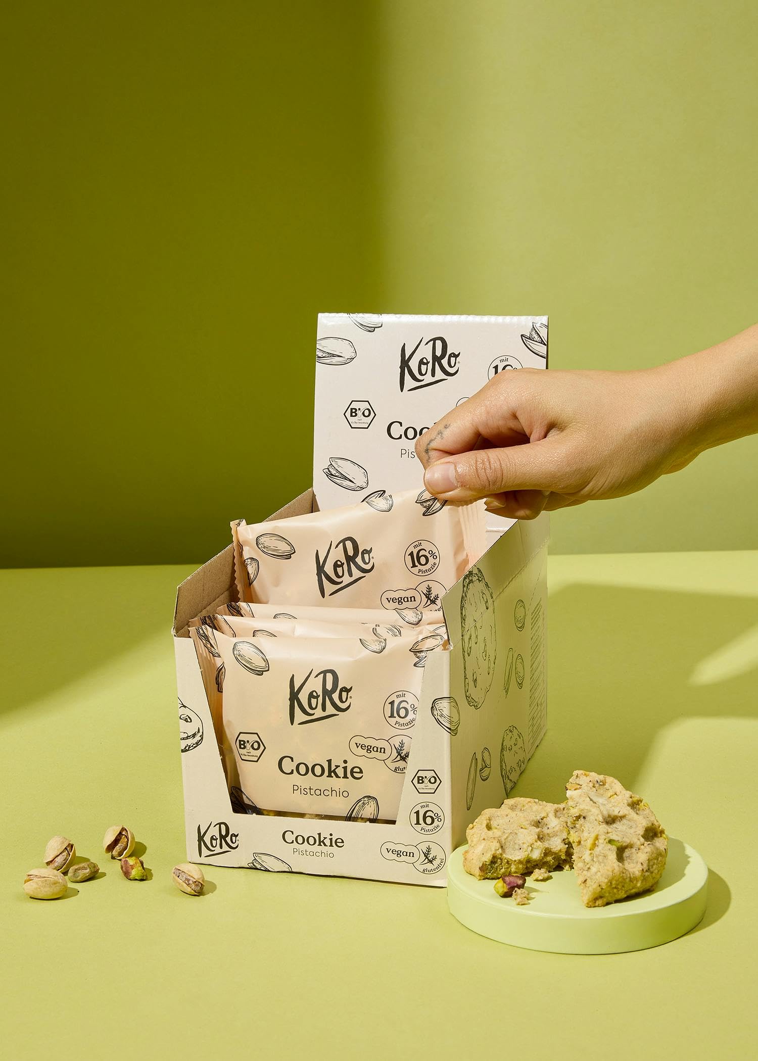 KoRo - Biscotto al pistacchio bio | 12 x 50 g - senza glutine e vegan - con cioccolato bianco, anacardi e pistacchi - qualità bio