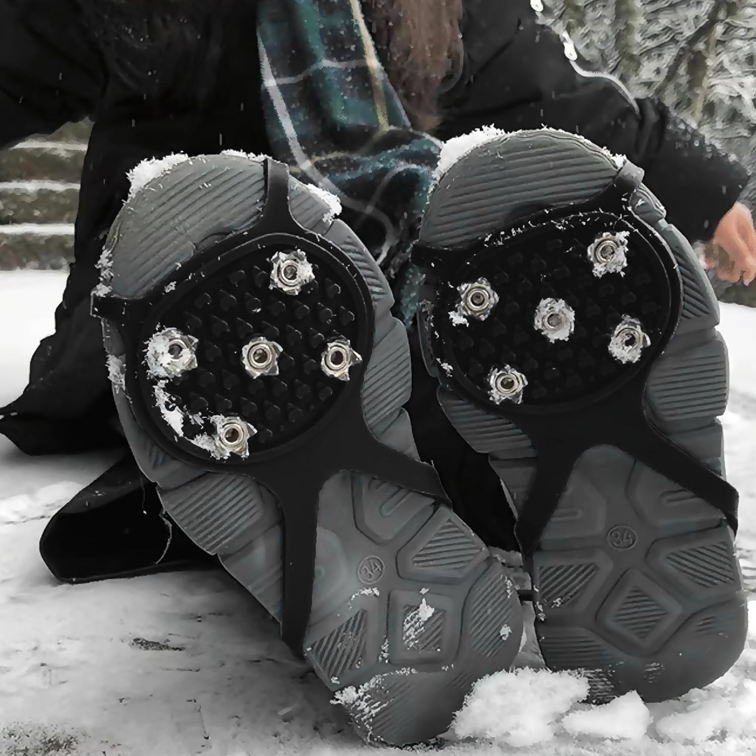 2 Paire Crampons Neige Chaussures Crampons Chaussures Randonnée Pointes en Acier Inoxydable Protection Facile à Enfiler pour Sports d'hiver en Extérieur Randonnée Pêche Marche