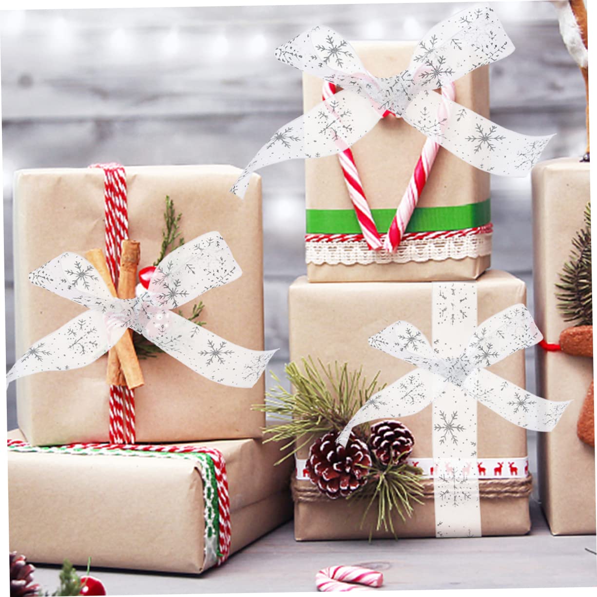 TEHAUX 4rollen Weihnachtsdeko Schleifenband Mit Schneeflockenmuster Für Geschenkverpackung Und Bastelprojekte Geeignet Für Festliche Anlässe Und Dekorationen