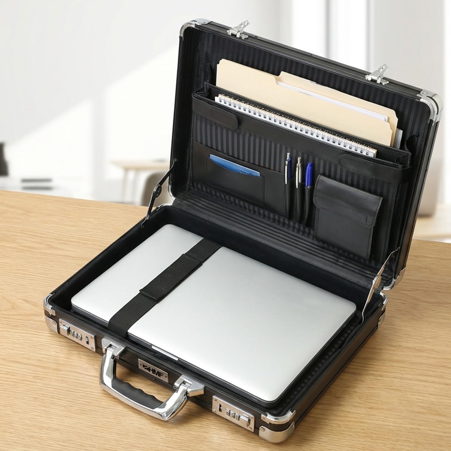 HMF Alu Aktenkoffer für Laptop bis 17,3 Zoll, Businesskoffer Herren mit Zahlenschloss, gepolstertem Laptopfach und Organizer im Deckel | 45 x 33 x 11 cm | Schwarz