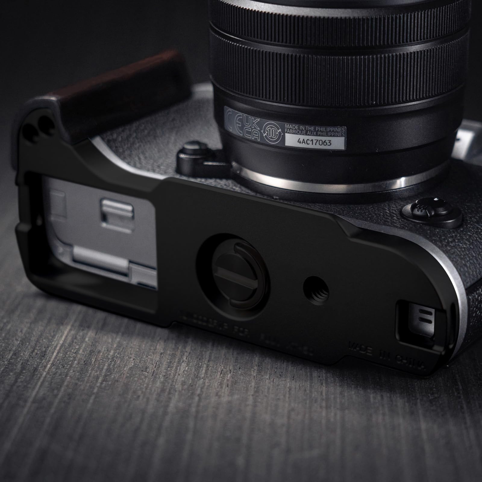 Snapklik.com : Iborrys L-Shaped Camera Handle Compatible