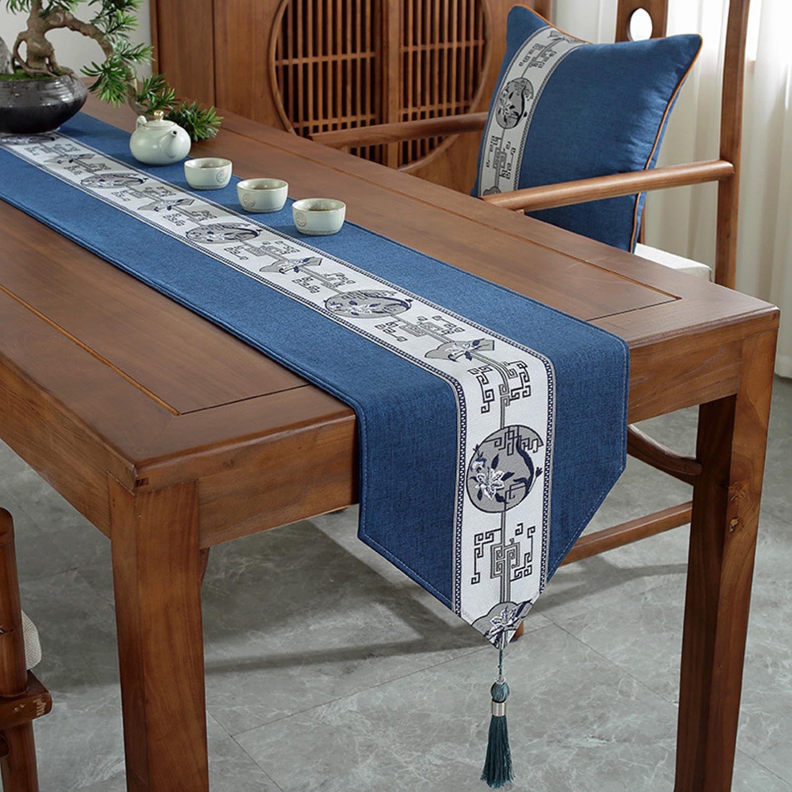 Runner da Tavolo Poliestere 33x220 cm, Runner da Tavola Moderno Lavabile Motivo Fiori Geometrico Jacquard in Stile Cinese con Nappe Decorazioni per Tavoli Feste Festival, Blu Scuro