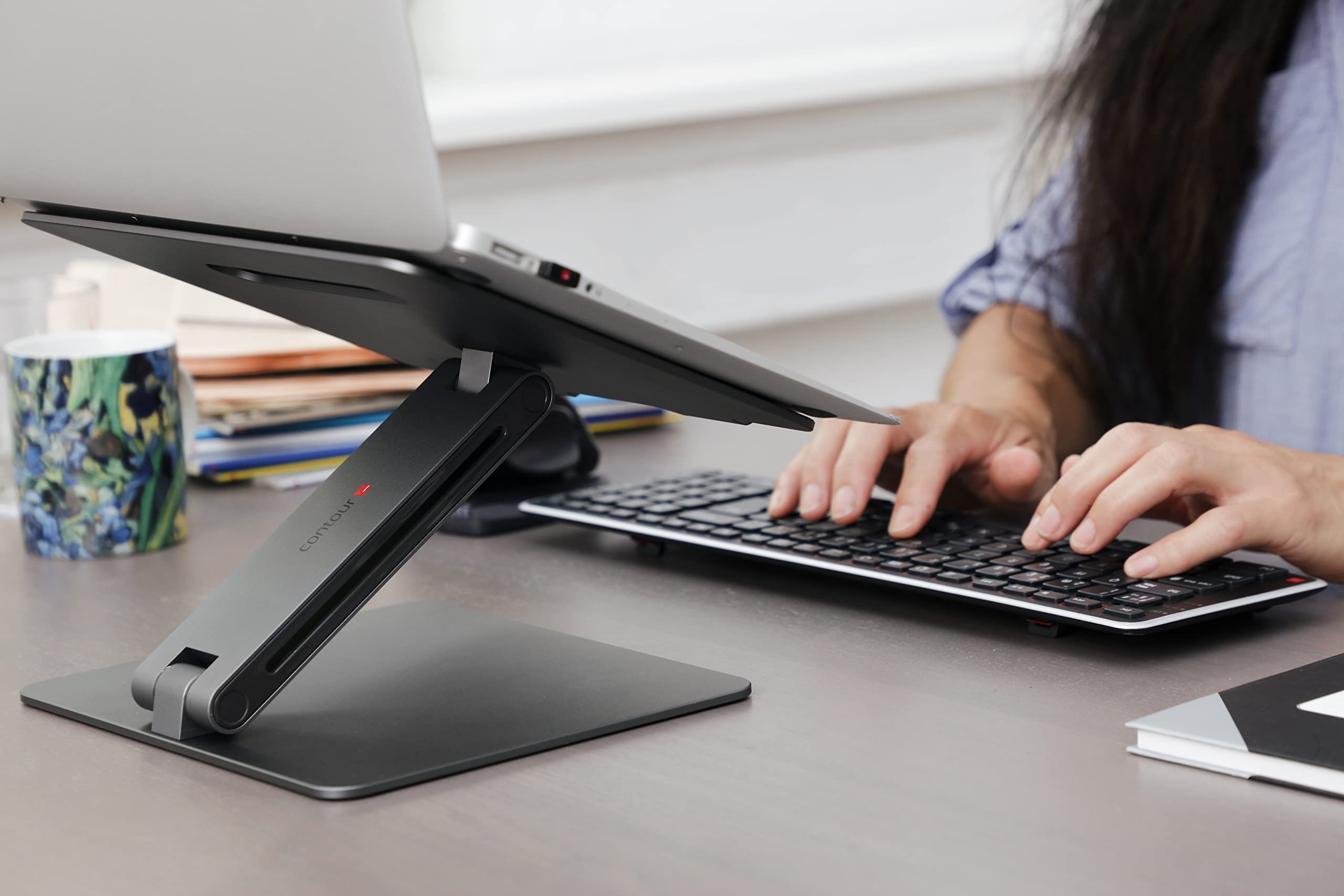 Contour Laptop Riser | Supporto portatile regolabile e robusto per notebook | Alluminio | Supporto ergonomico pieghevole per notebook | Compatibile con MacBook, laptop, notebook e tablet fino a 15,6"