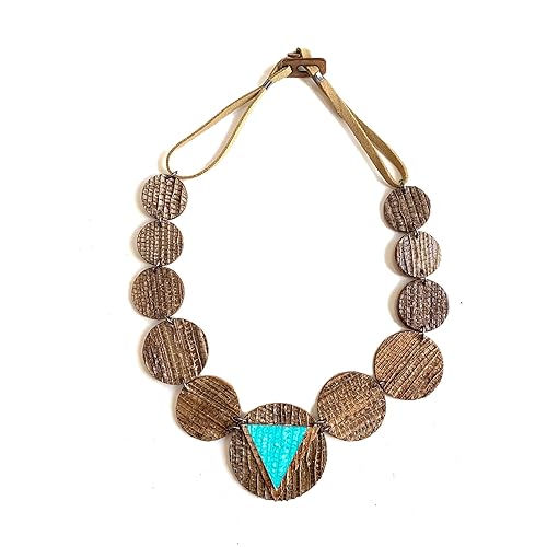 Banana Fiber Disc Necklace - Necklace for Women, Handmade Necklace, Eco-Friendly Pendant, Made in Brazil, Charm Jewelry, Women Artisan - Green