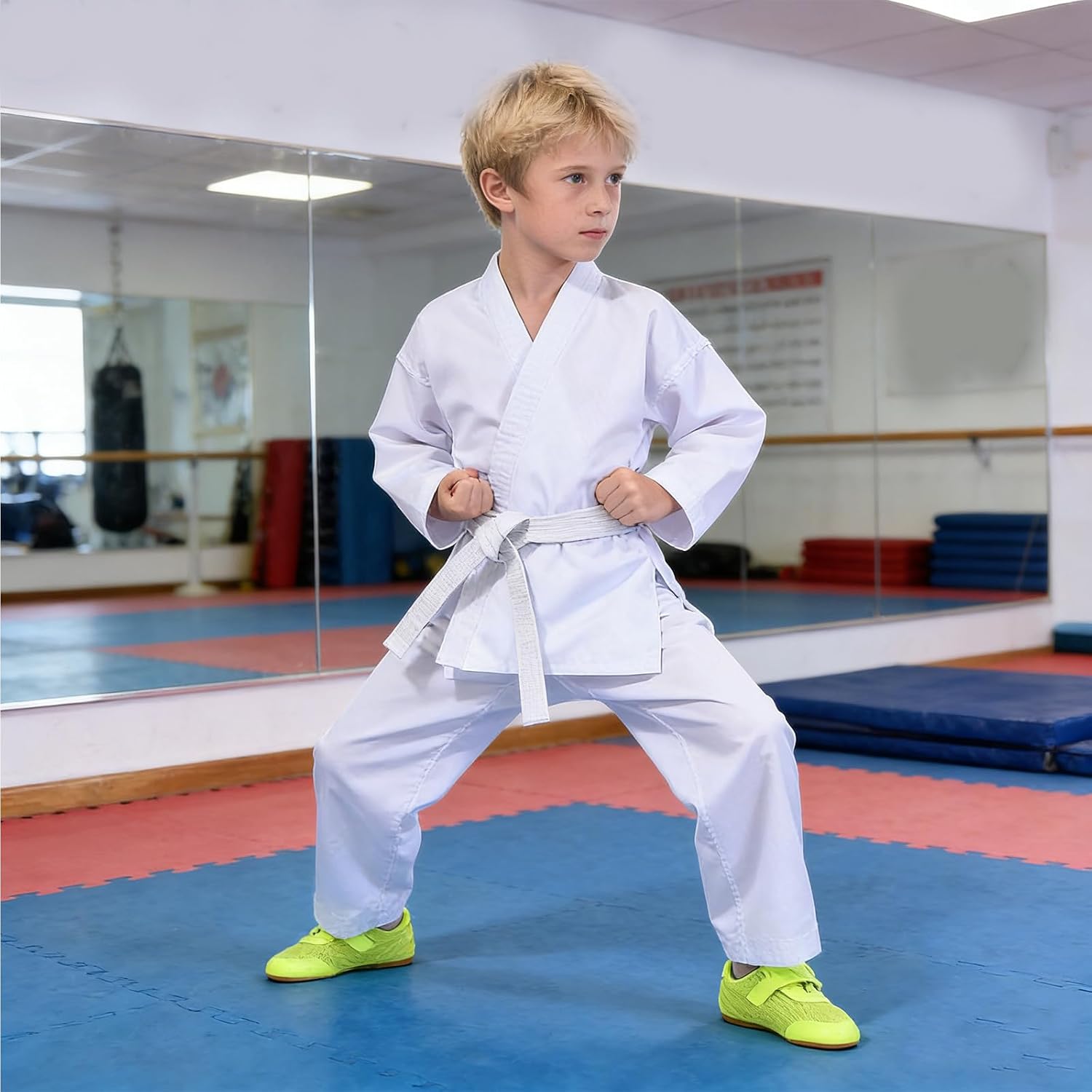 White Karate Uniform Taekwondo Uniform Jiu Jitsu Gi Uniforms Lightweight Student Gi Sets With Belt for Girl Boy