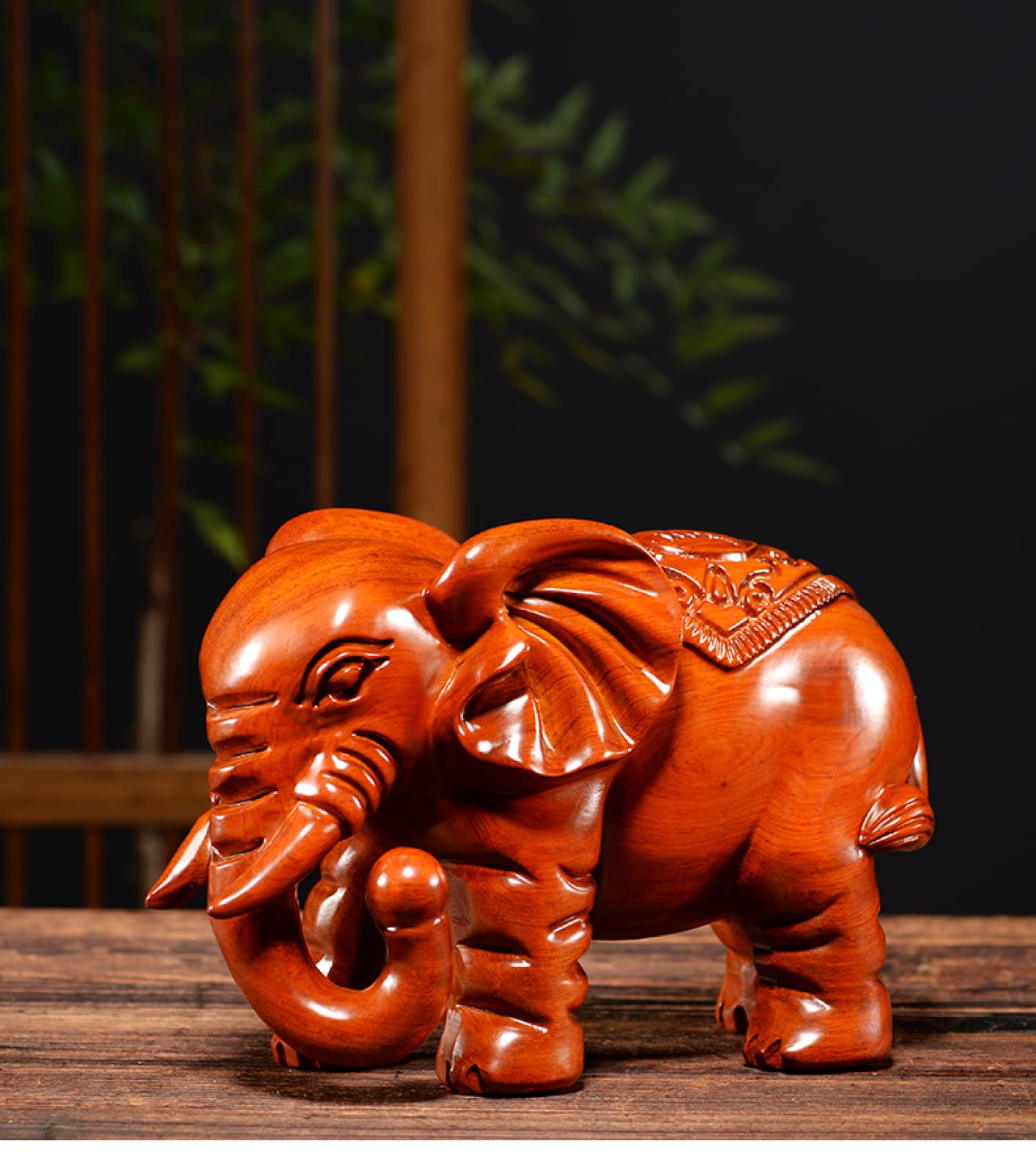 Ornement d'éléphant en bois de santal noir gravé main | AMUCK