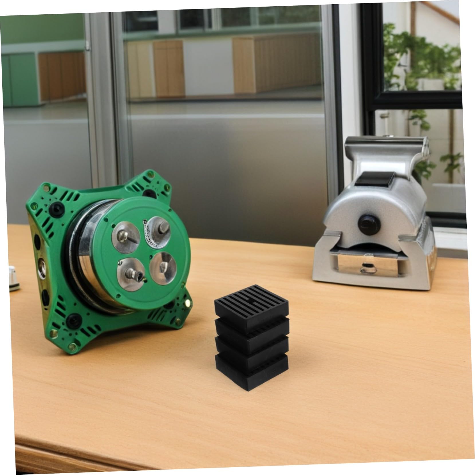 Mikinona 4pezzi Cuscinetti Antivibranti in Gomma Tappetini Isolanti per Compressore d Aria Design in Gomma Solida ad Alta Densità Foro Centrale per Installazione Facile Superficie