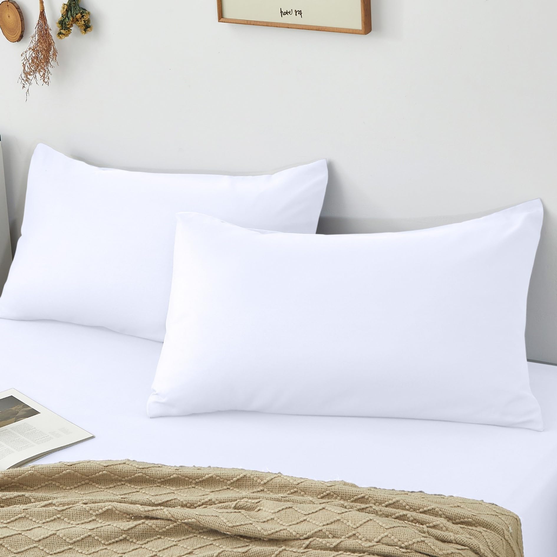 Pair of Pillowcases (50cmx75cm) - Ultra Soft Microfibre Pillow Covers, Wrinkle-Resistant, Shrink and Fade Resistant, Easy Care, Breathable, Hypoallergenic Fabric for a Comfortable Sleep (White)
