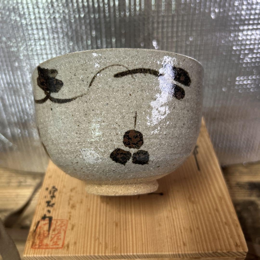 Tea utensils, Matcha bowl, Karatsu-yaki, Ekaratsu Takemura Genzaemon *Wooden box is not included if shipped overseas