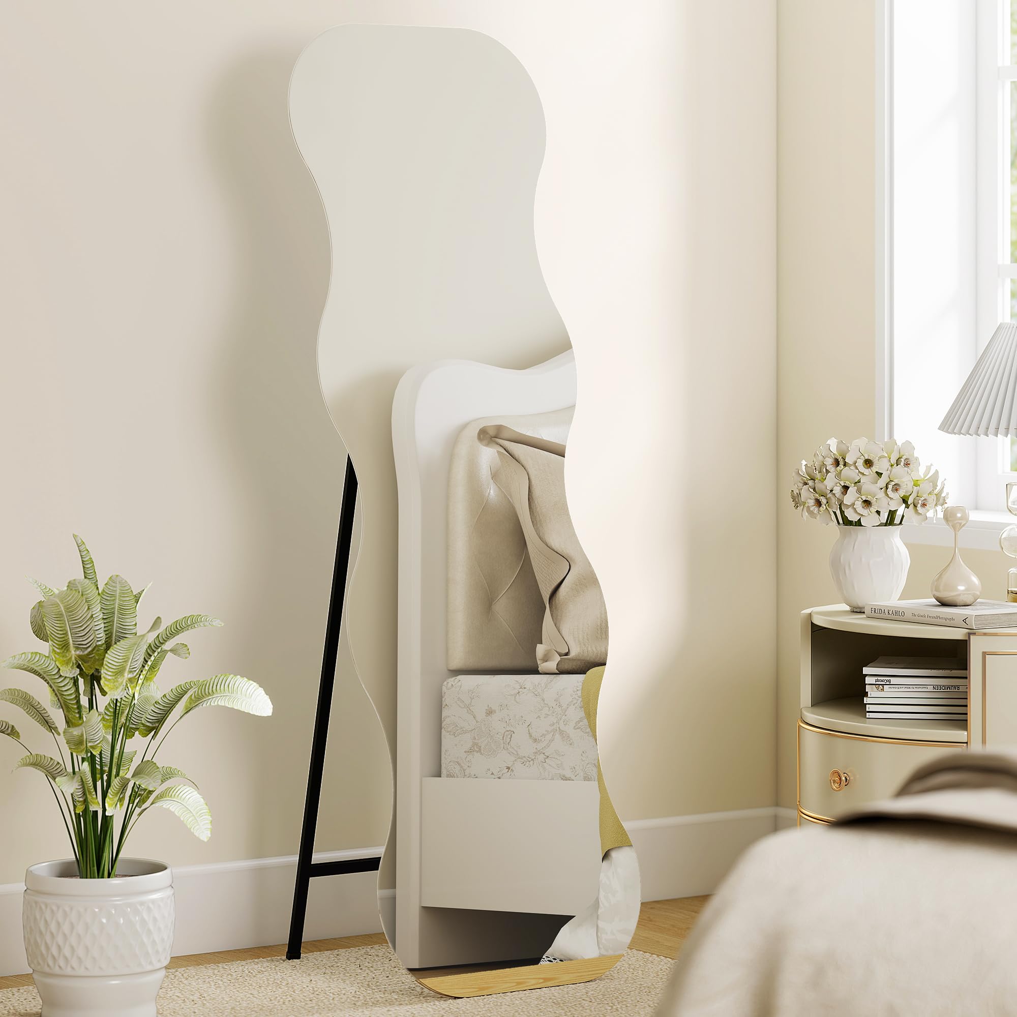 HOMCOM Ganzkörperspiegel 160 x 50 cm, rahmenloser Standspiegel mit unregelmäßig gewelltem Design, Holzsockel, zum Stehen oder Anlehnen, Modern Deko Spiegel für Schlafzimmer, Flur, Wohnzimmer, Schwarz