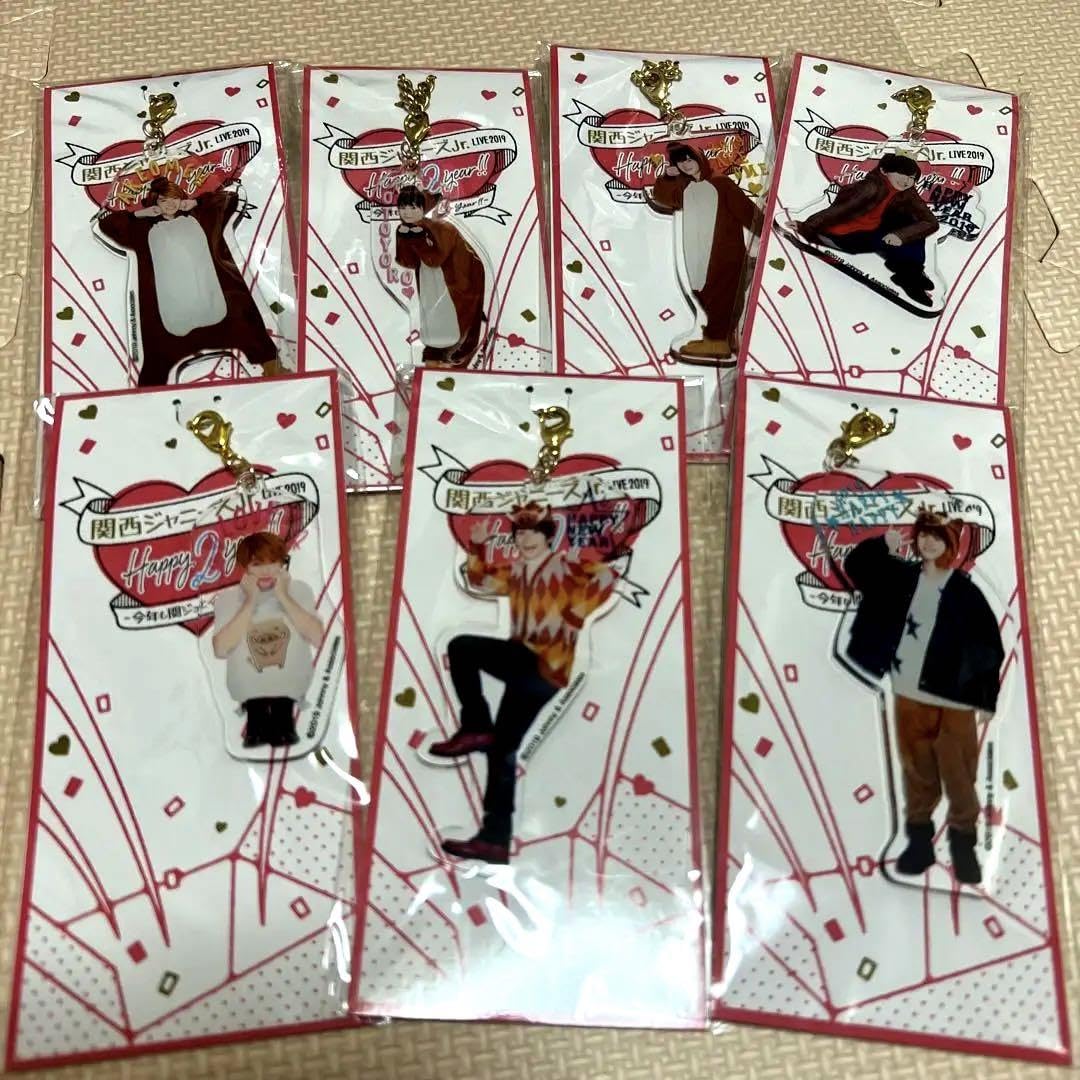 Amazon.co.jp: なにわ男子 あけおめ 2019 アクリルキーホルダー : おもちゃ