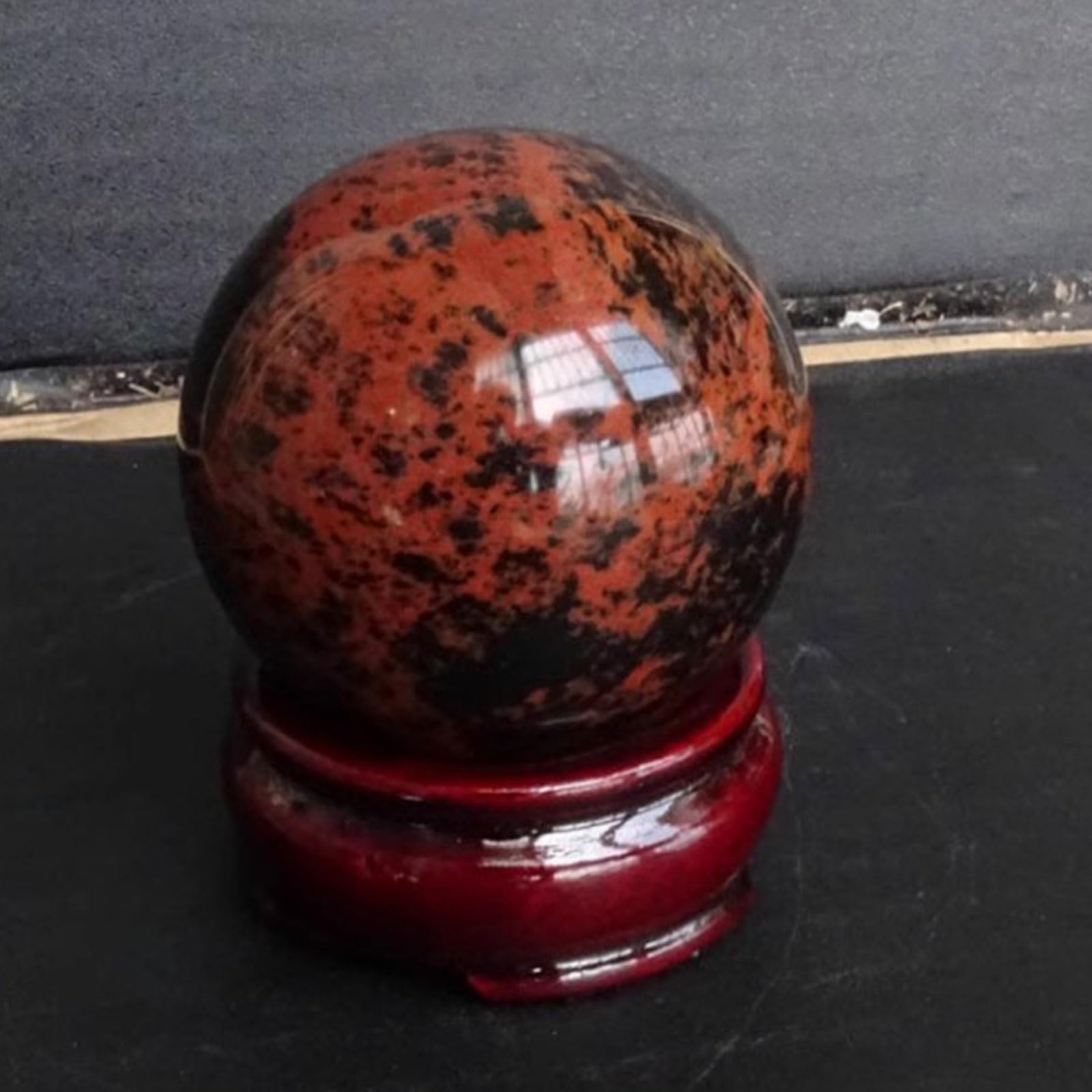 Rote Schwarze Obsidian heilende Quarz-Kugel Natürliche Edelstein Skulptur Figur mit Stand für Reiki, Home Decor, Kristalle und heilende Steine,80mm