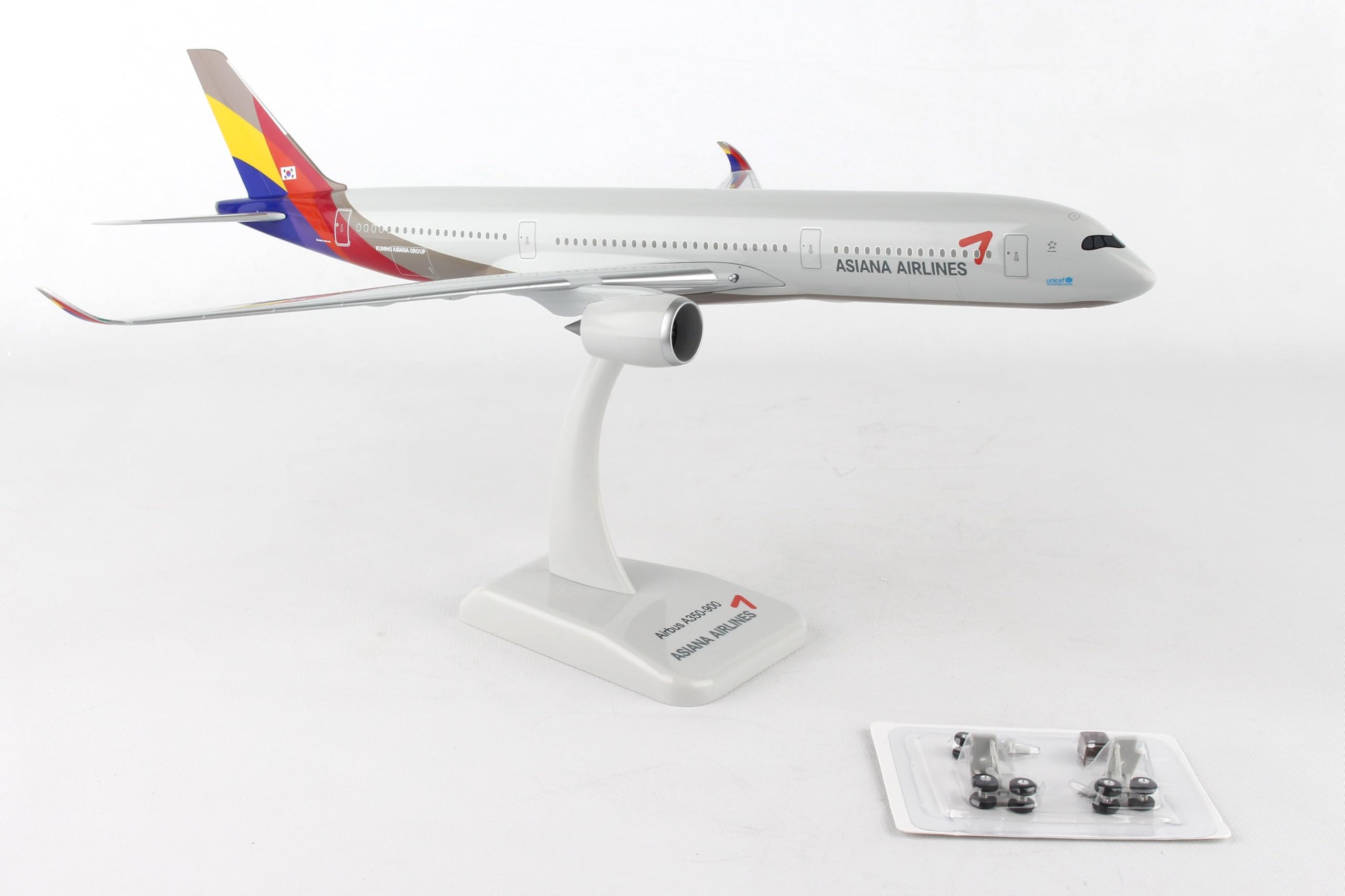 ★Raion様★アシアナ航空 A350-900 ギア着脱可 1/400 Amazon.co.jp: ASIANA AIRLINES アシアナ航空 A350-900 1:400