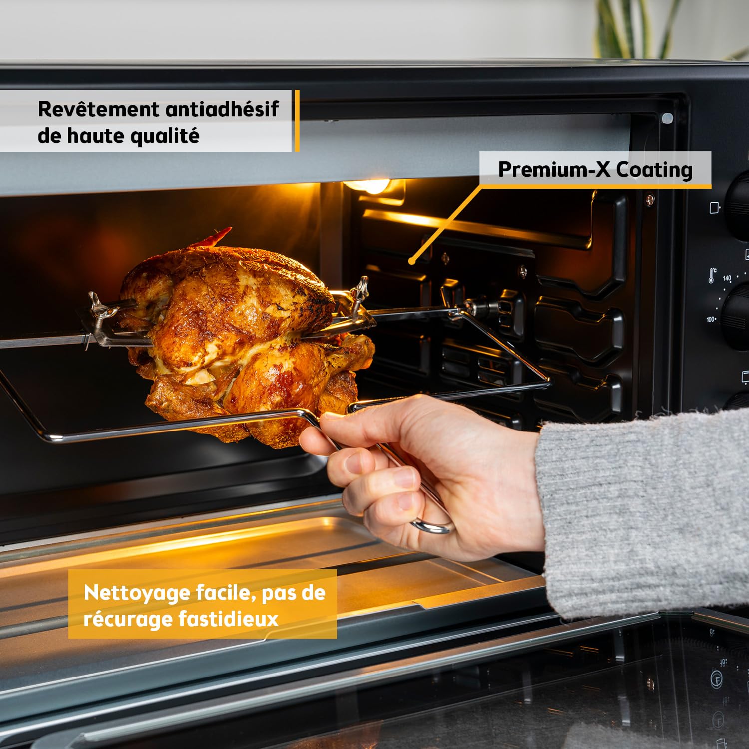 TZS First Austria - Mini-Four 45L 2000W - Four à pizza avec température jusqu'à 230°C et revêtement antiadhésif - Avec minuteur de 60 min, 4 hauteurs d'insertion, plaque, grille & tournebroche rotatif