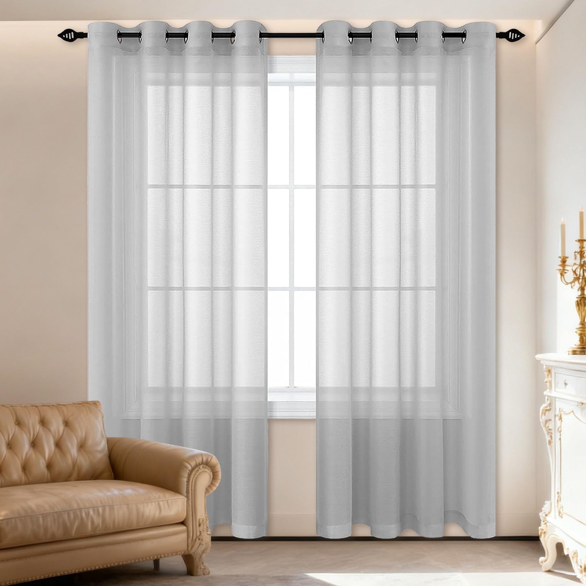 Voilage gris clair pour terrasse et salon baigné de lumière douce