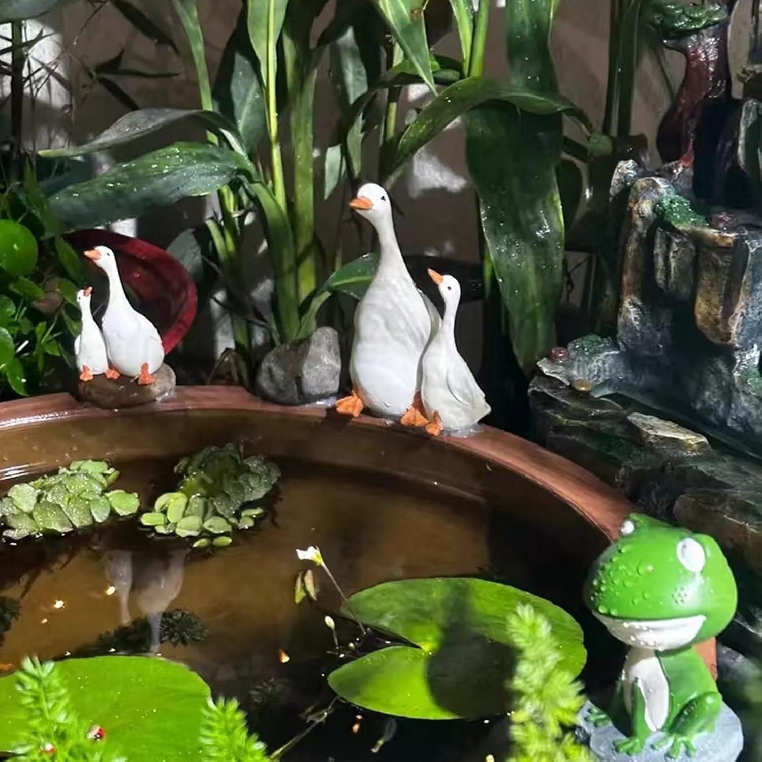 Duck Shape Statue, Mother Duck and Ducklings Resin Statue, Lifelike Animal Figurine, Simulation Mother and Child Duck Yard Decoration, Garden Sculpture, for Outdoor and Indoors Ornaments ( Size : Smal
