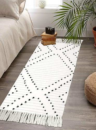 HAOCOO Alfombra bohemia para baño de 2 x 4.3 pies, lavable de algodón tejido de diamante, alfombra de cocina con borlas tribales marroquíes en