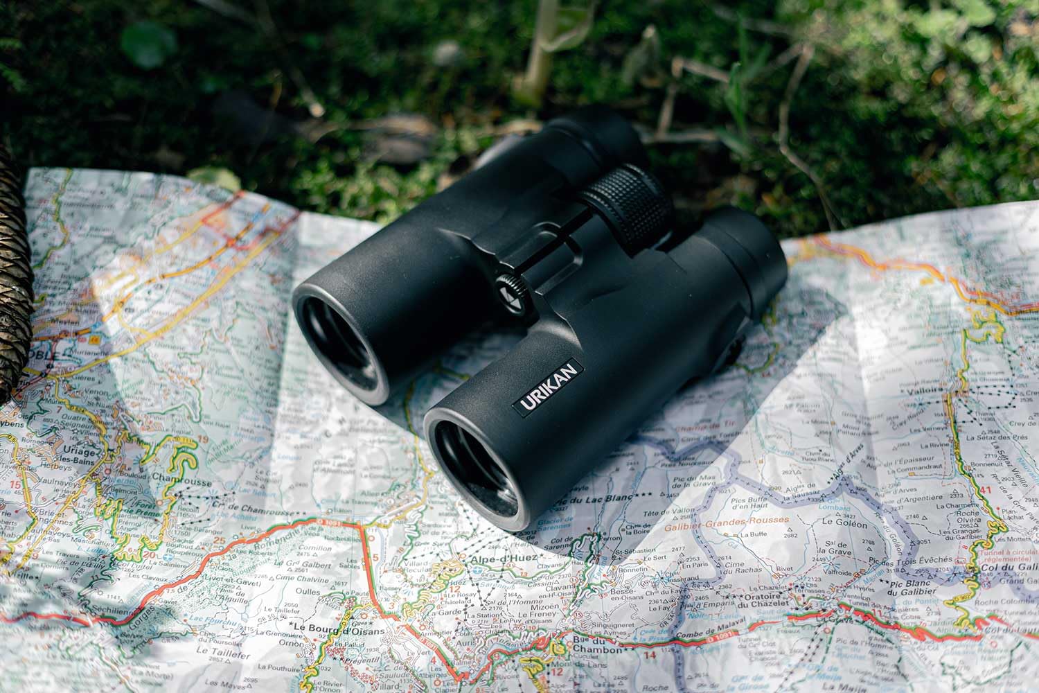 Jumelles PRISKA 8x42 – BaK4 Multicouches, Étanches Waterproof, Grand Champ de Vision 110 m, Observation Nature, Randonnée & Ornithologie