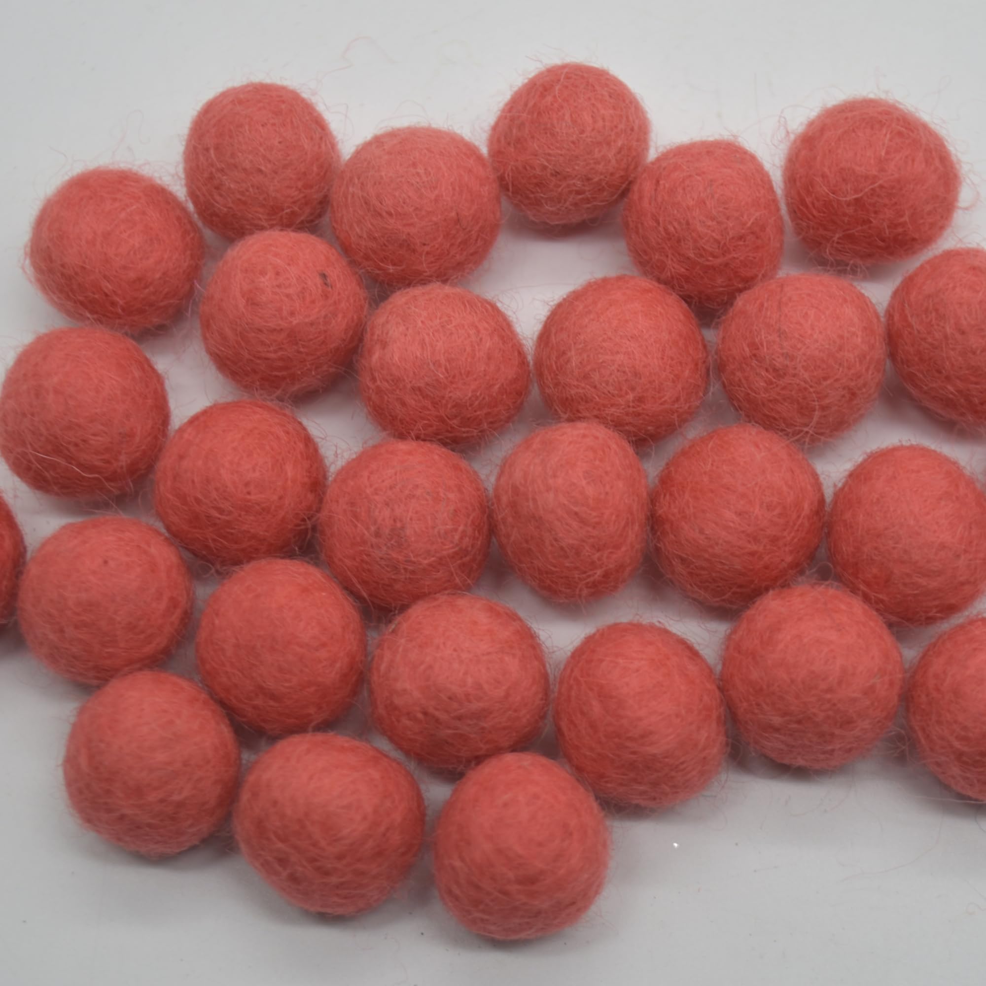 Oriental Direct based in Yorkshire 100% Wool Felt Balls - 10 Felt Balls - 1.5cm - Salmon Red