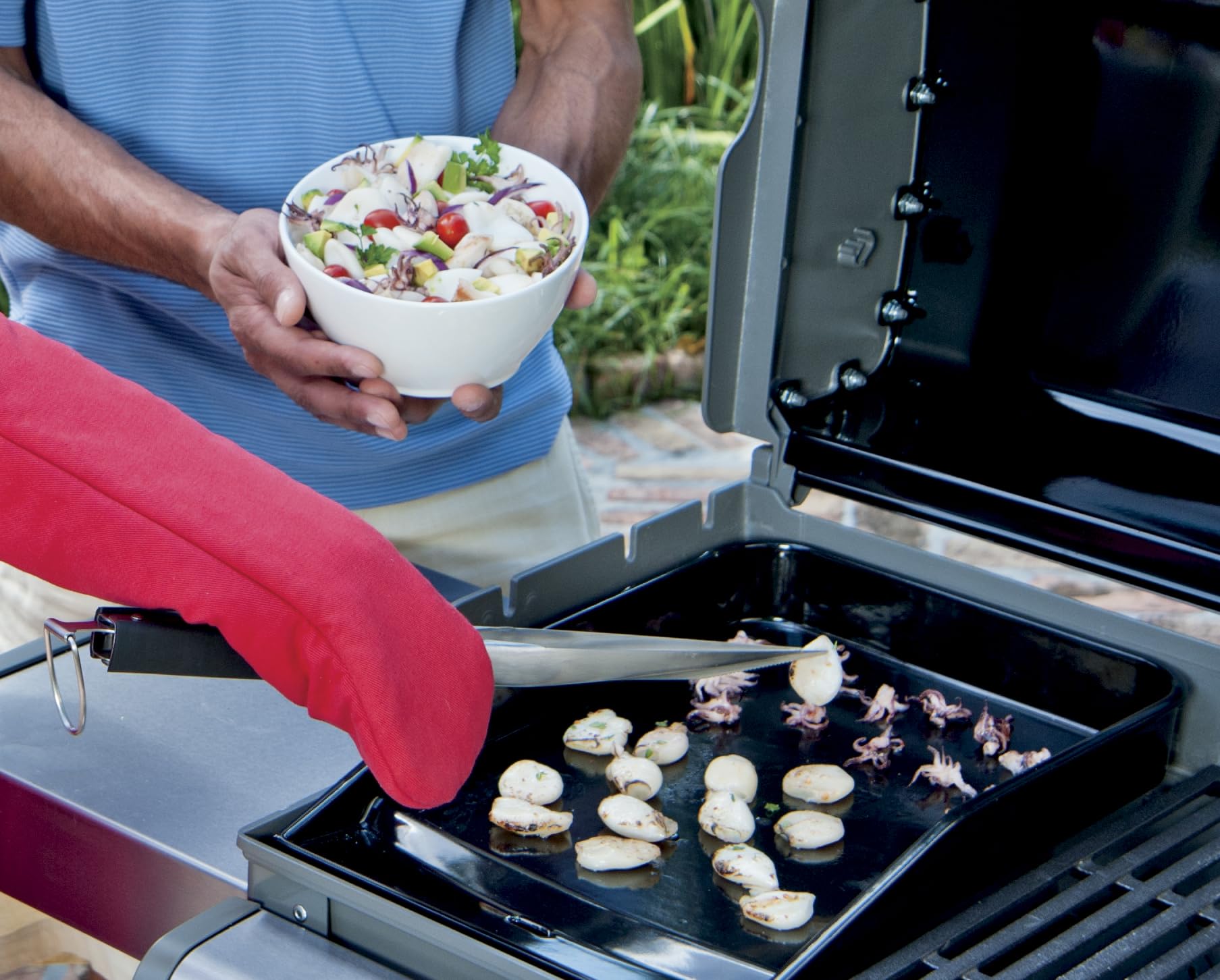 Weber Deluxe Plancha pour série Spirit 300 et SmokeFire EX/EPX / EX6 / EPX6 / Grande Surface en Fonte pour Une répartition homogène de la Chaleur – Noir (7579)