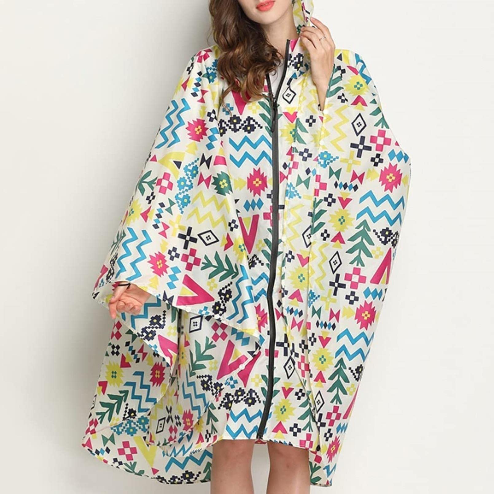 Poncho impermeable para mujer con capucha ideal para rutas de senderismo y ciclismo