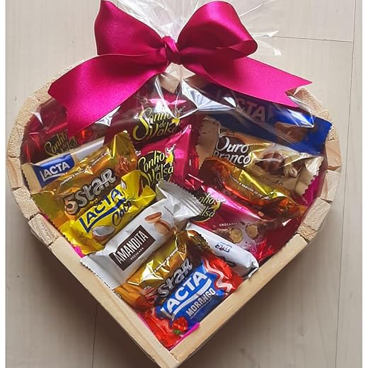 Cesta de Chocolates Lacta em Formato de Coração, Sortimento de Chocolates Variados, Presente de Páscoa com Laço Purple