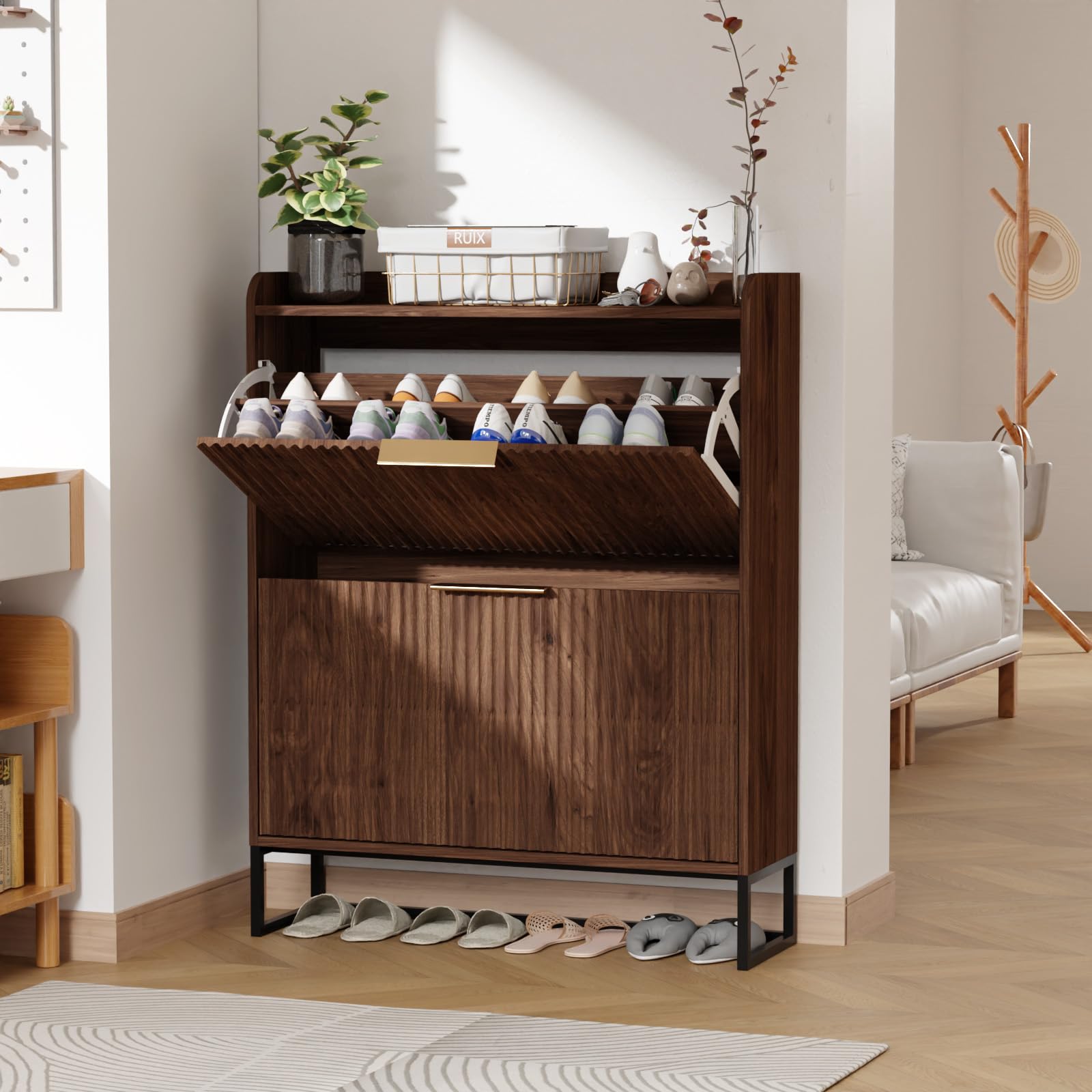 Bonnlo Schuhschrank mit 2 Klappen, Schuhregal mit geriffelte Türen, Schuhkipper Schmal, Schuhaufbewahrung für Flur, Eingangsbereich, Wohnzimmer, Schlafzimmer, 80x24x101.3cm, (Nussbaum)